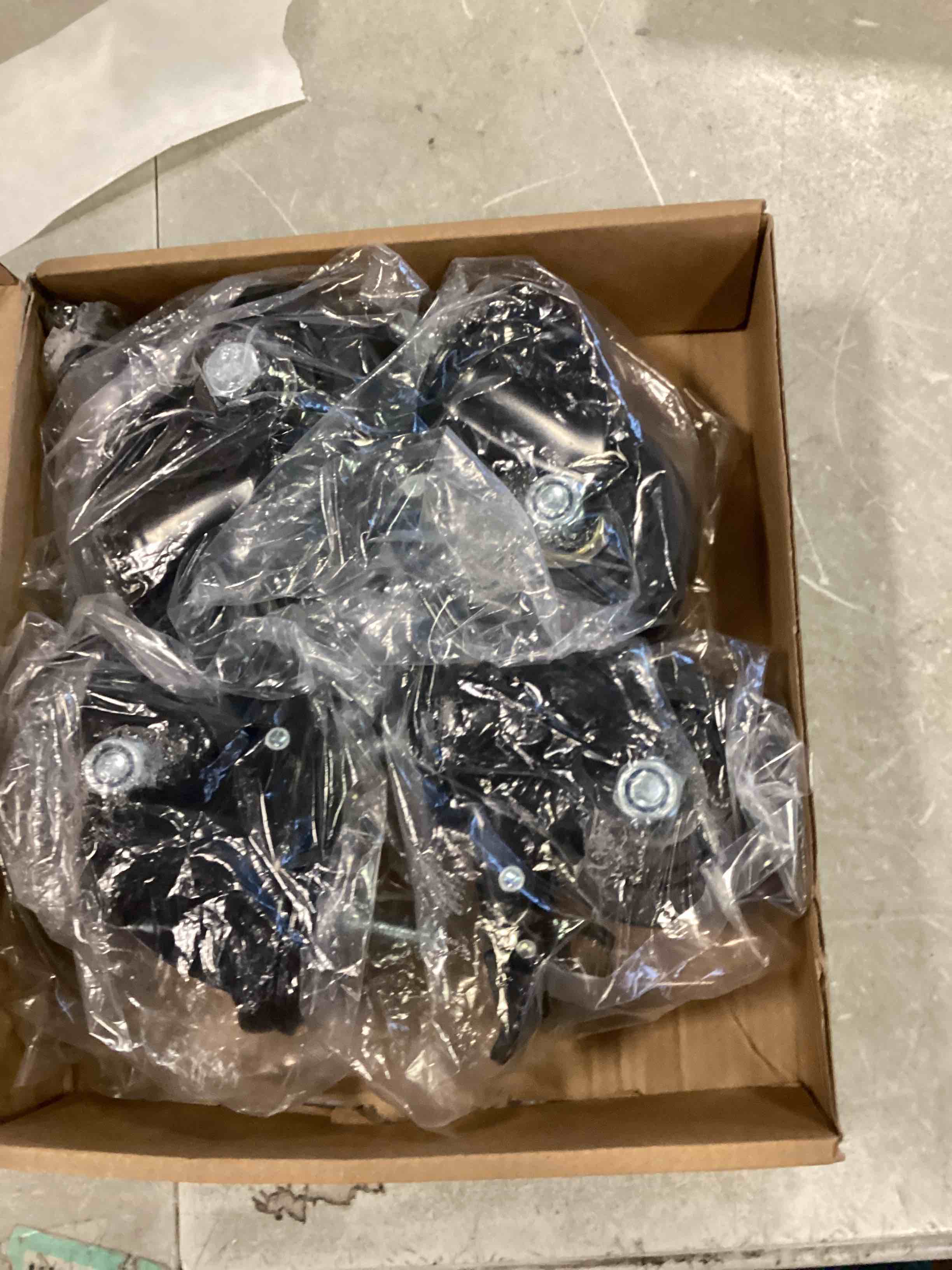 https://s3.amazonaws.com/lotting-images-prod/bidfta/TEA0485280_1729686564699.jpeg