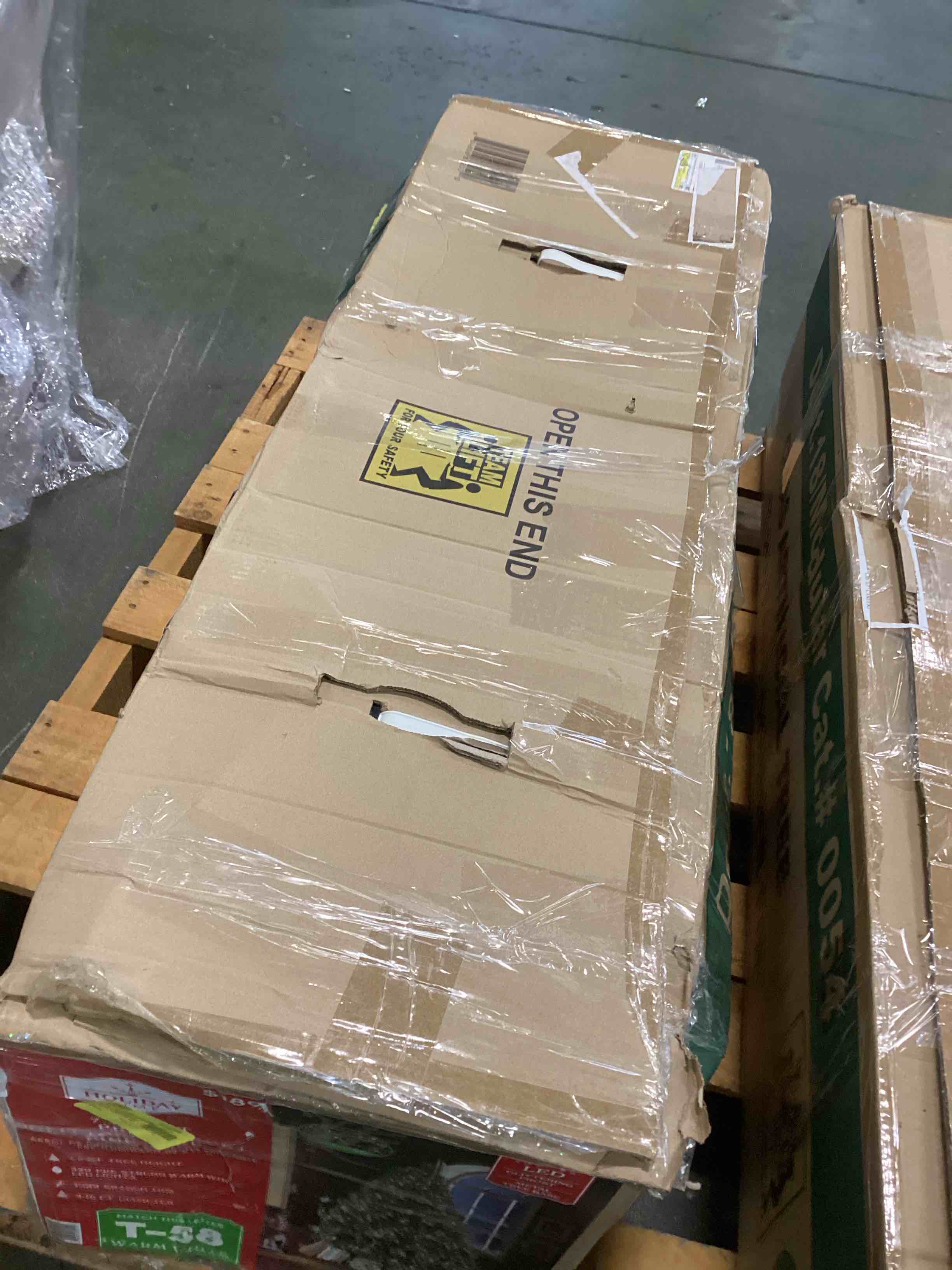 https://s3.amazonaws.com/lotting-images-prod/bidfta/TEA0486924_1730839094706.jpeg