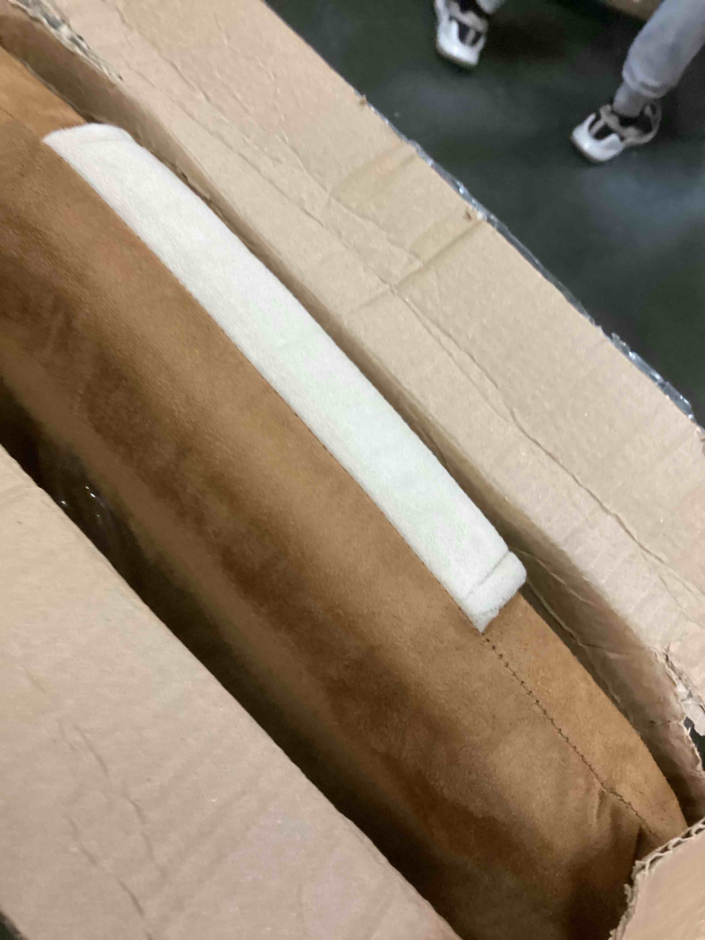 https://s3.amazonaws.com/lotting-images-prod/bidfta/TEA0487606_1730471190911.jpeg
