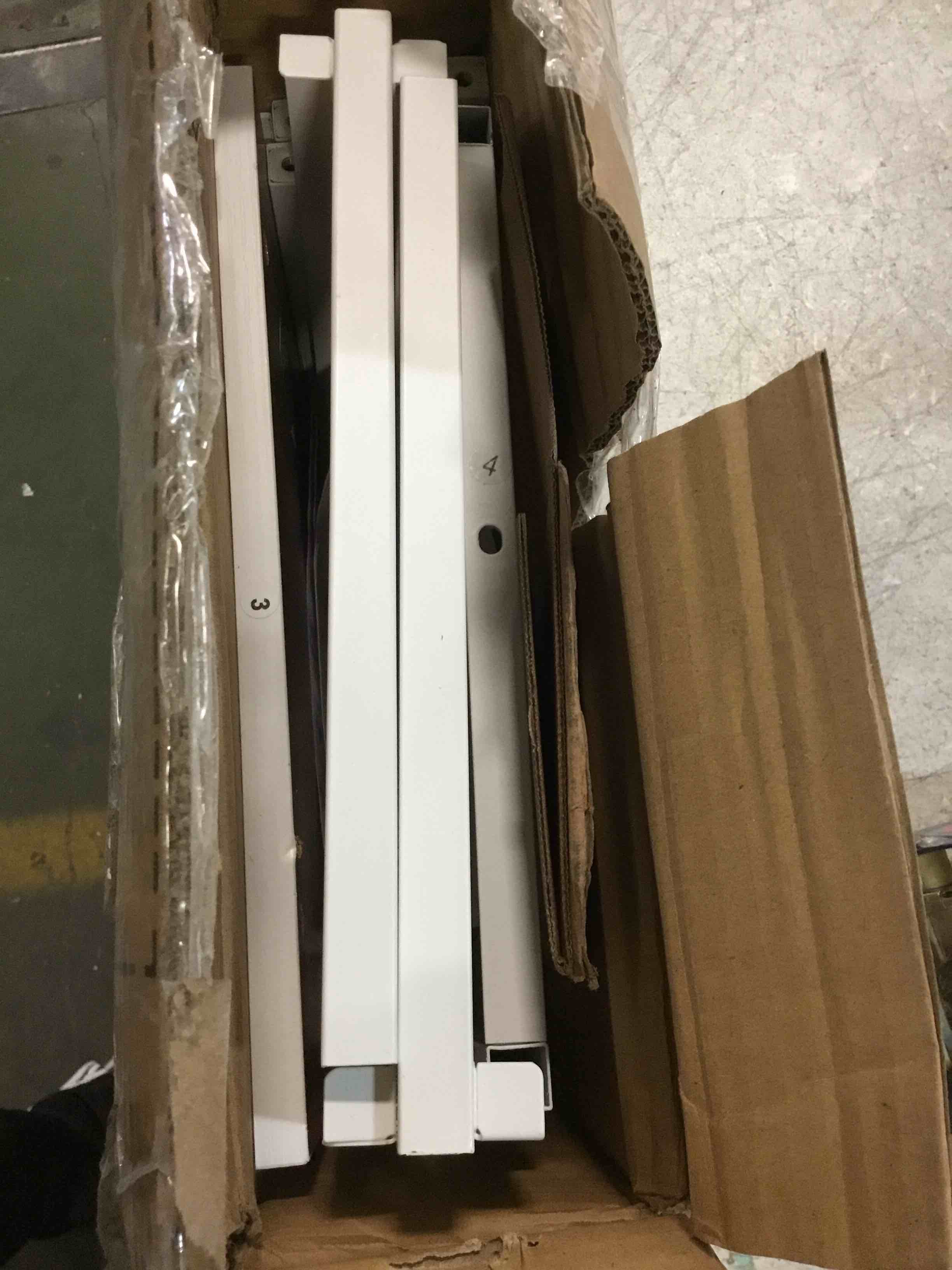 https://s3.amazonaws.com/lotting-images-prod/bidfta/TEA0489432_1729885164466.jpeg