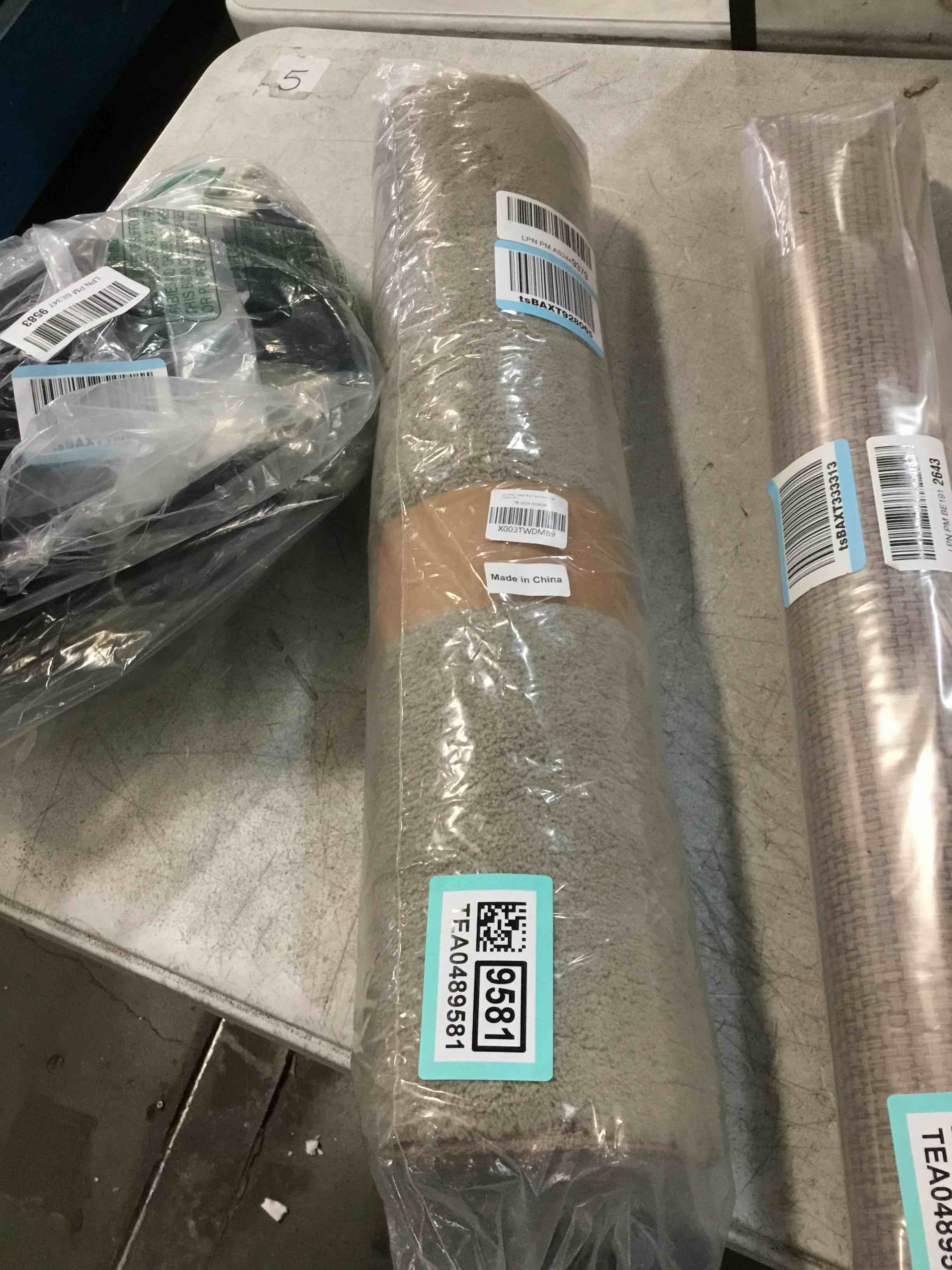 https://s3.amazonaws.com/lotting-images-prod/bidfta/TEA0489581_1729868556853.jpeg