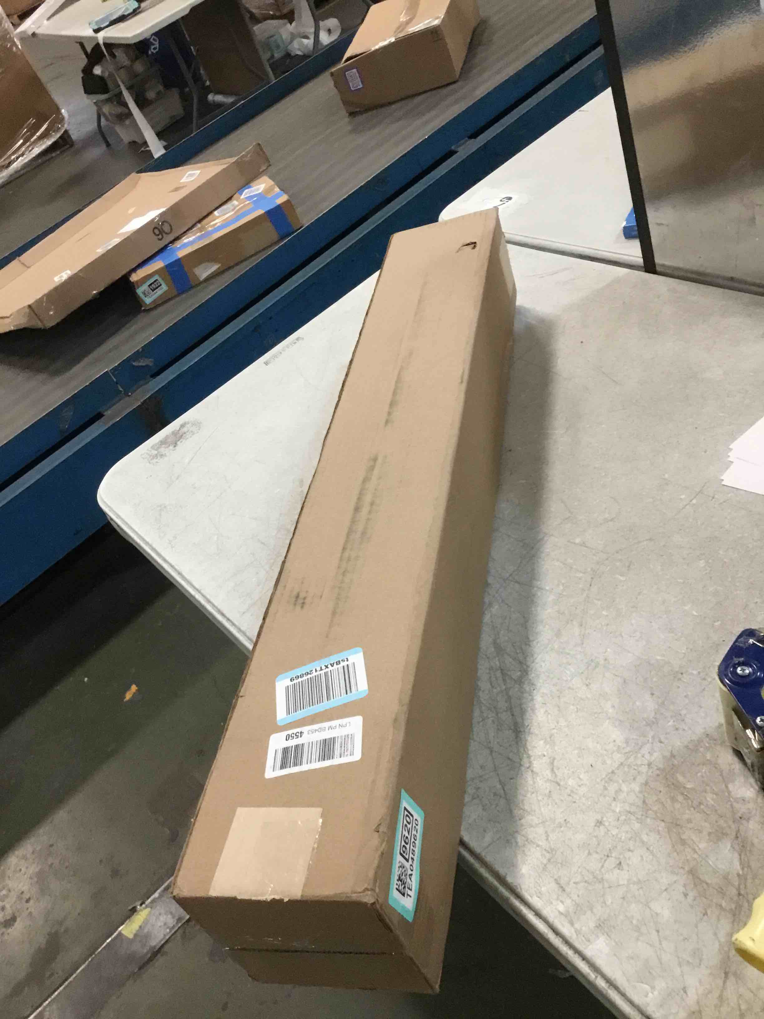 https://s3.amazonaws.com/lotting-images-prod/bidfta/TEA0489620_1729863297784.jpeg