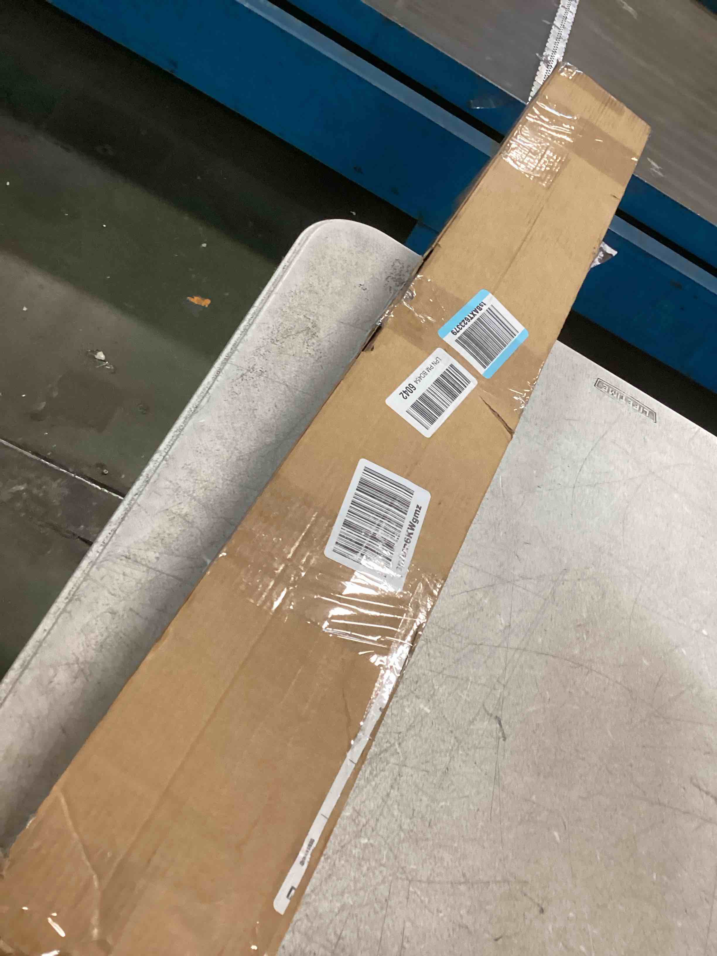 https://s3.amazonaws.com/lotting-images-prod/bidfta/TEA0489791_1729781226727.jpeg