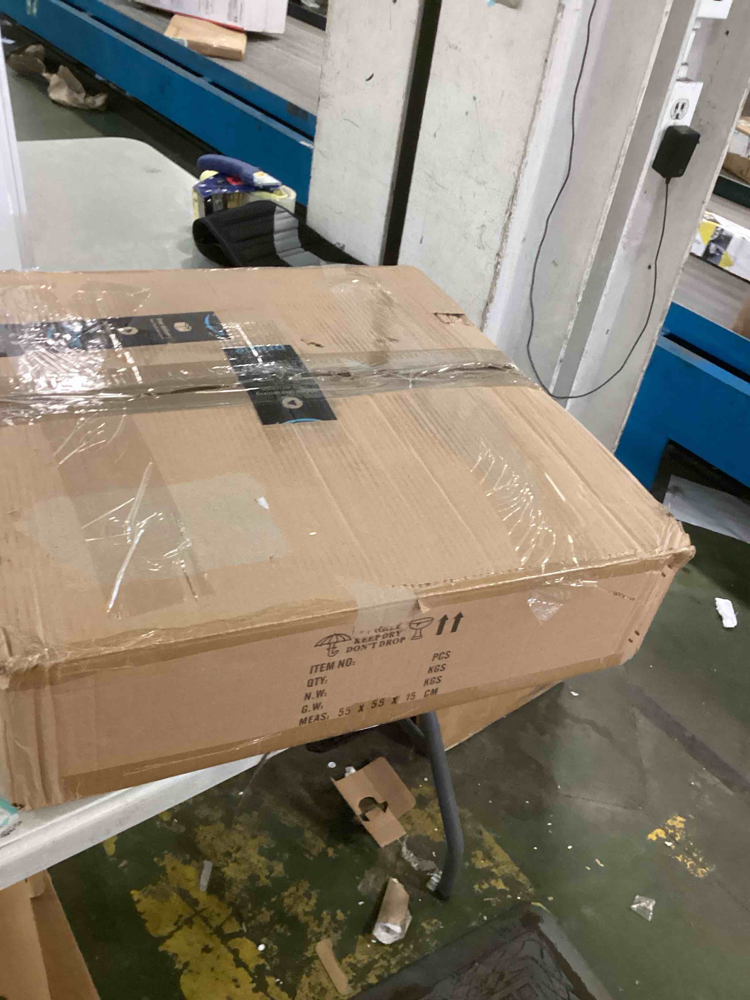 https://s3.amazonaws.com/lotting-images-prod/bidfta/TEA0491009_1730833229767.jpeg