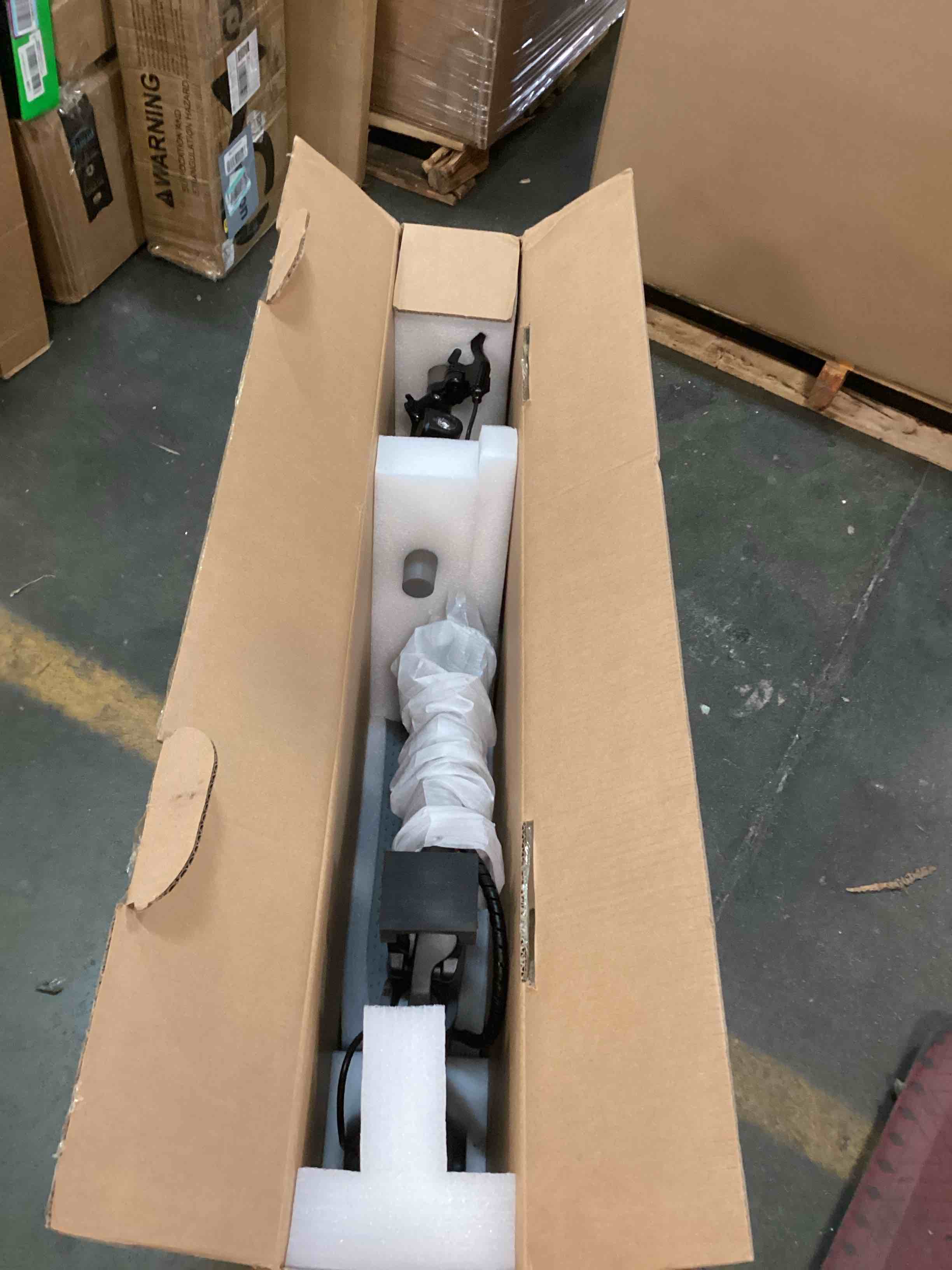 https://s3.amazonaws.com/lotting-images-prod/bidfta/TEA0491350_1730135924636.jpeg