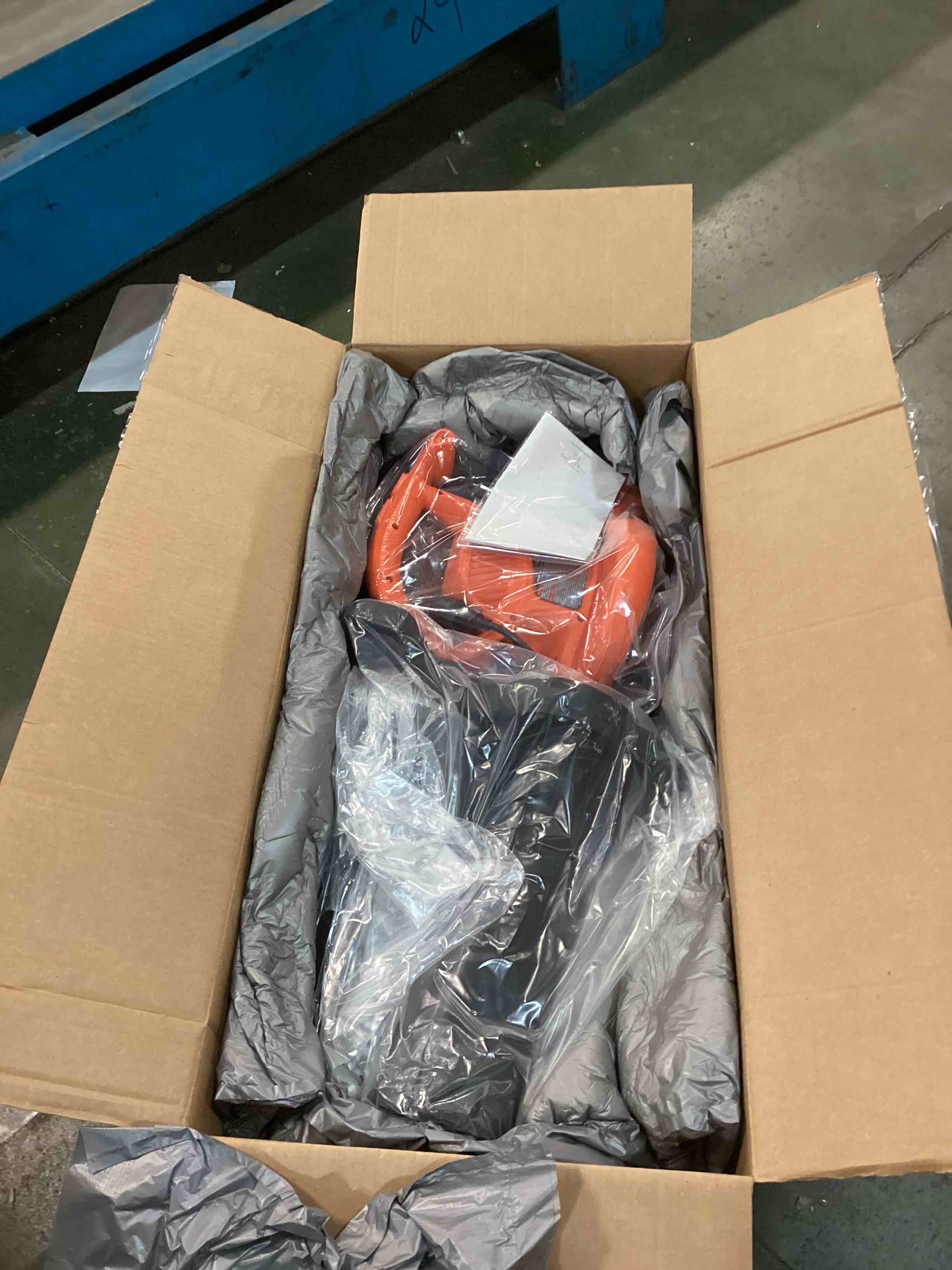 https://s3.amazonaws.com/lotting-images-prod/bidfta/TEA0491404_1730127956654.jpeg