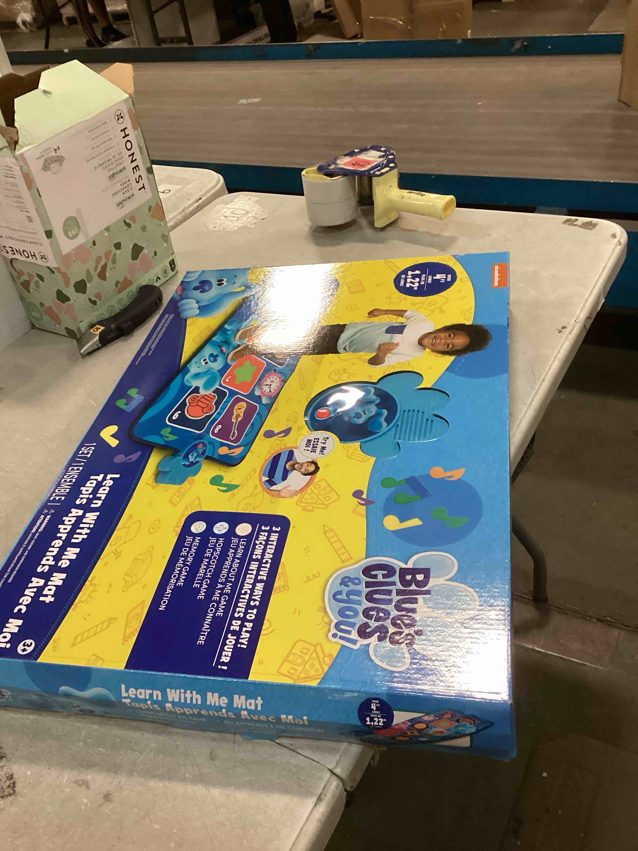 https://s3.amazonaws.com/lotting-images-prod/bidfta/TEA0491520_1730113972624.jpeg