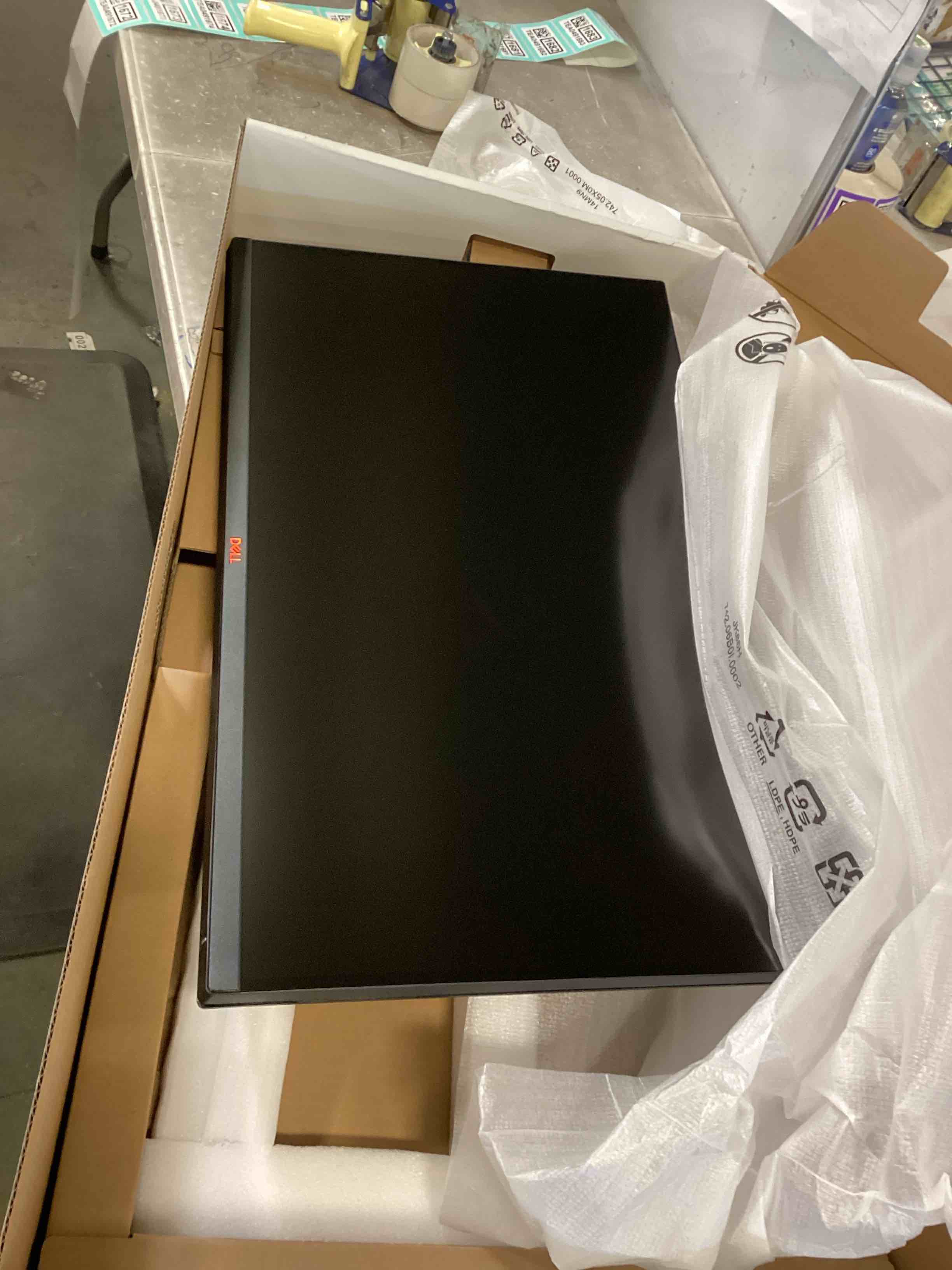 https://s3.amazonaws.com/lotting-images-prod/bidfta/TEA0491672_1729791482954.jpeg