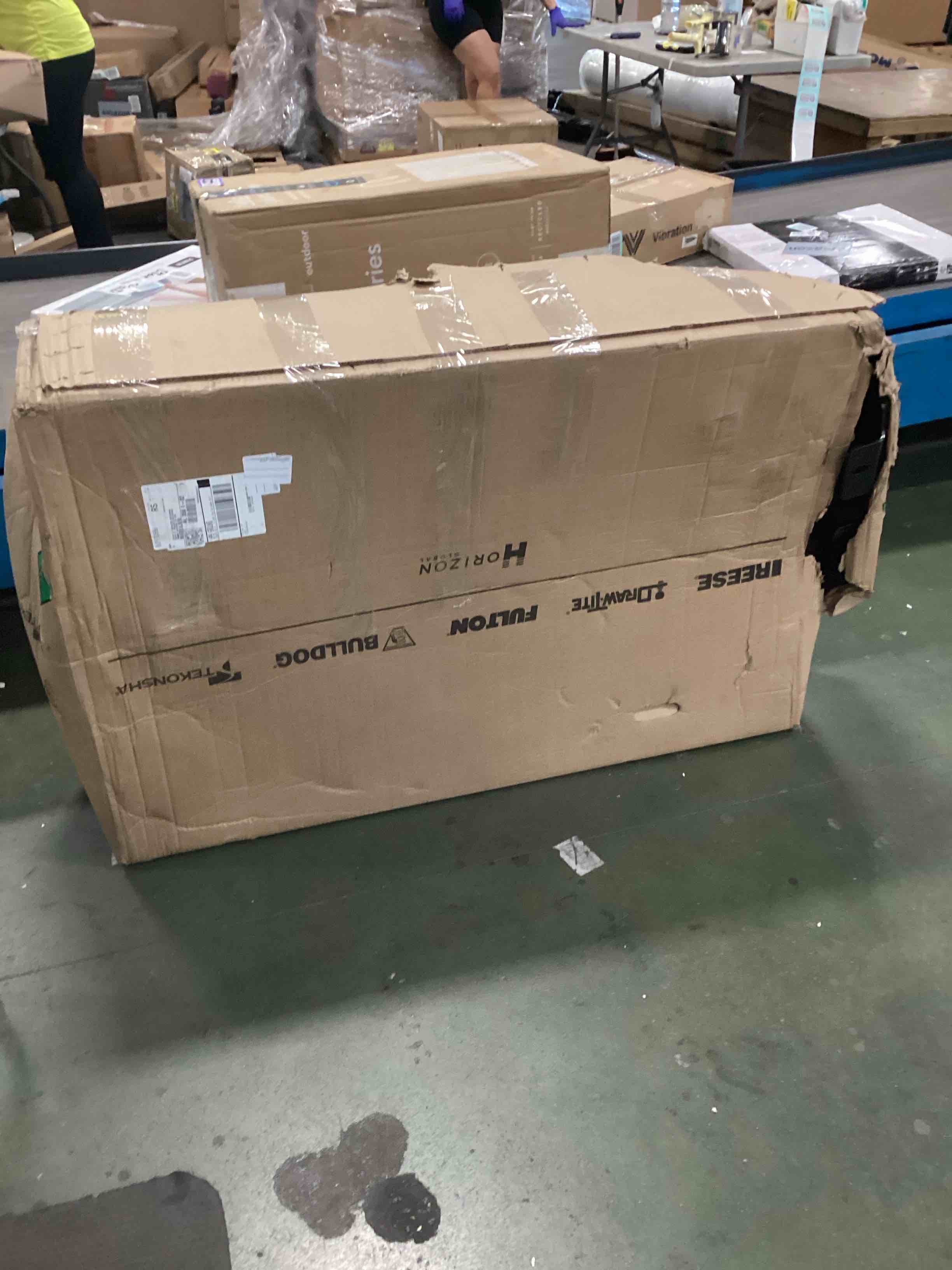 https://s3.amazonaws.com/lotting-images-prod/bidfta/TEA0491951_1729687141323.jpeg
