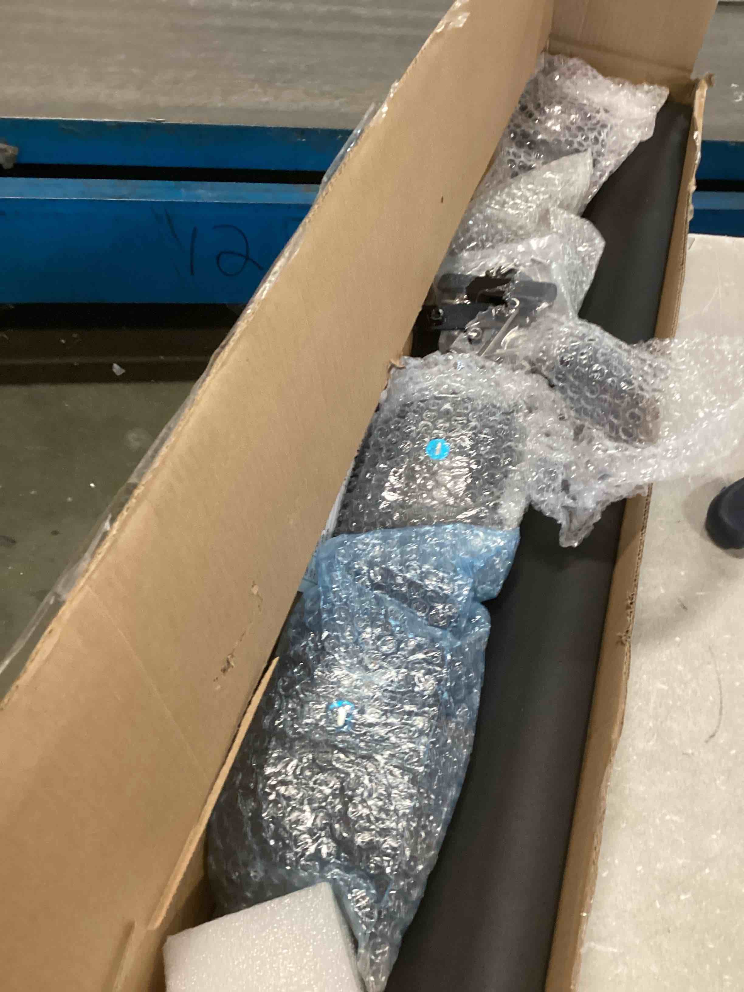 https://s3.amazonaws.com/lotting-images-prod/bidfta/TEA0492034_1730555031629.jpeg