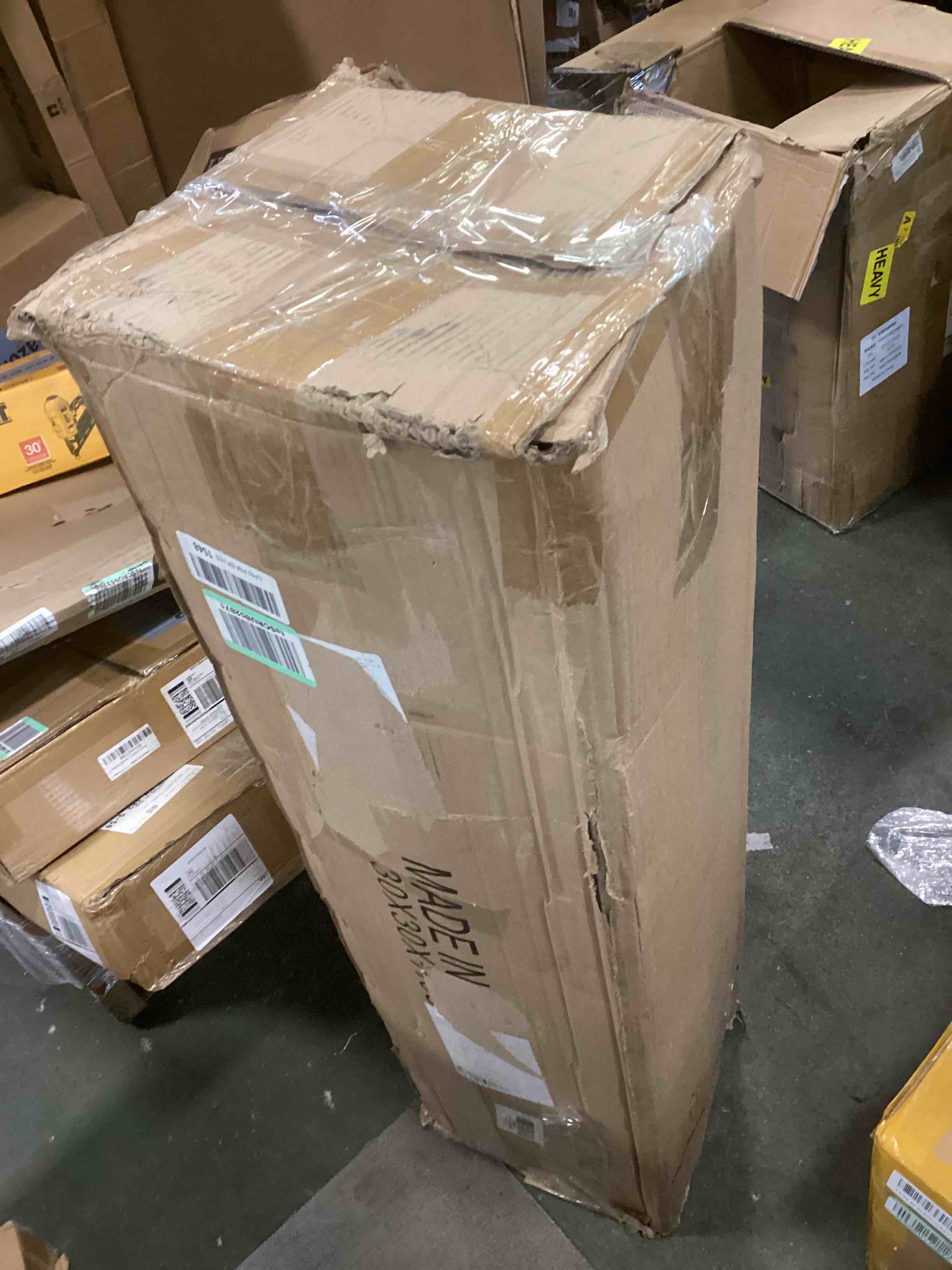 https://s3.amazonaws.com/lotting-images-prod/bidfta/TEA0492158_1730486963166.jpeg