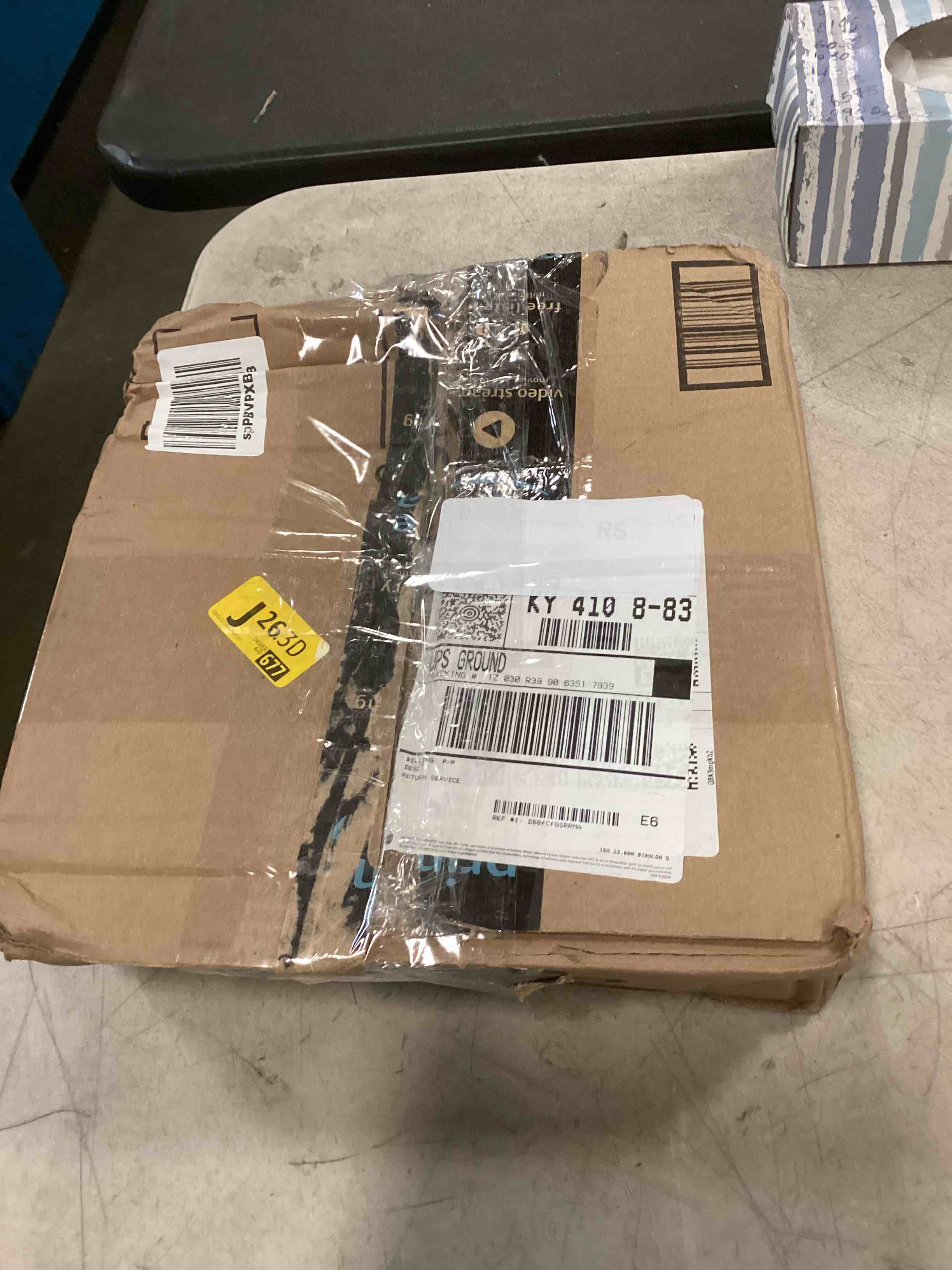 https://s3.amazonaws.com/lotting-images-prod/bidfta/TEA0492272_1730466442401.jpeg
