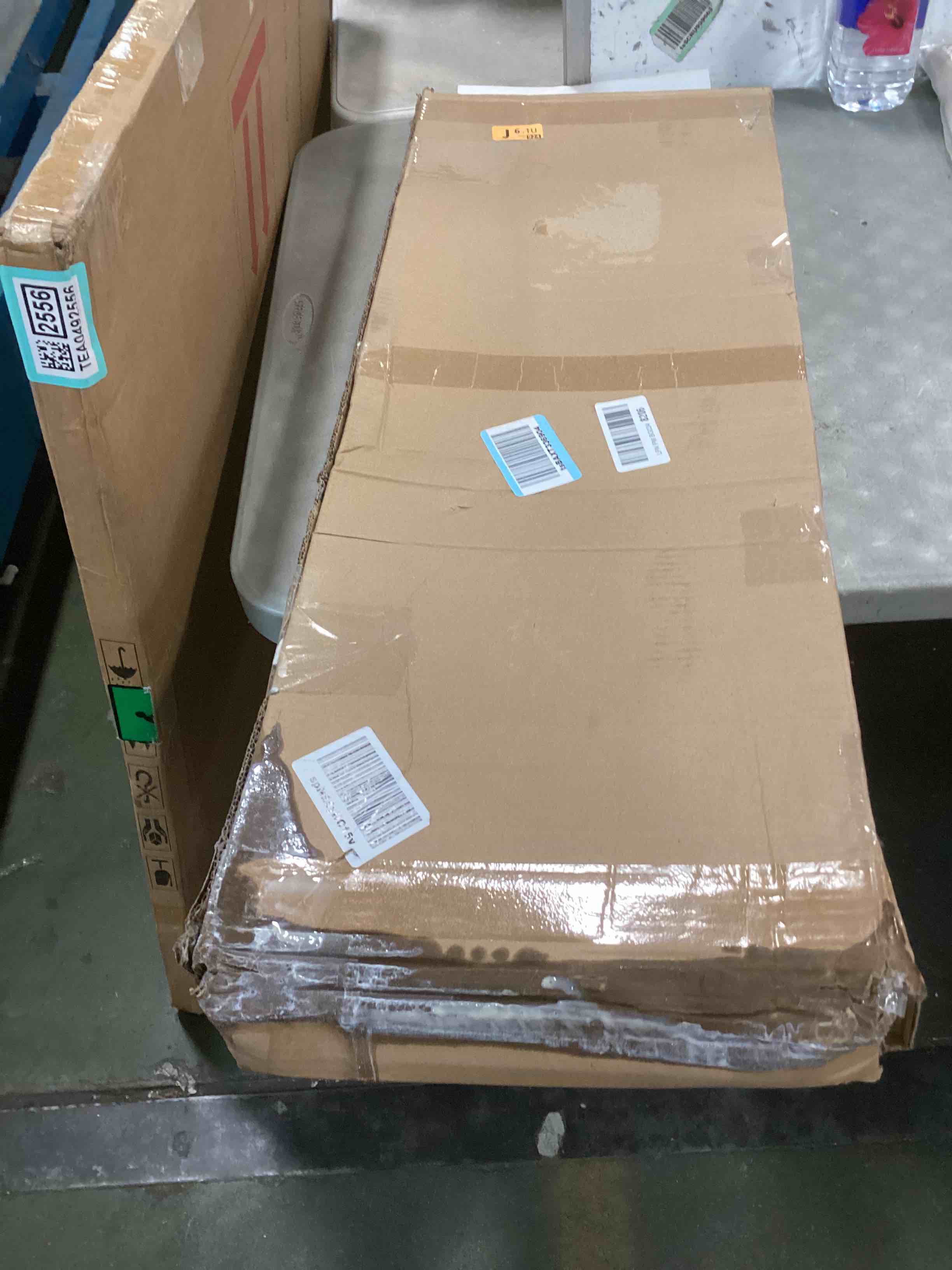 https://s3.amazonaws.com/lotting-images-prod/bidfta/TEA0492554_1730316695104.jpeg