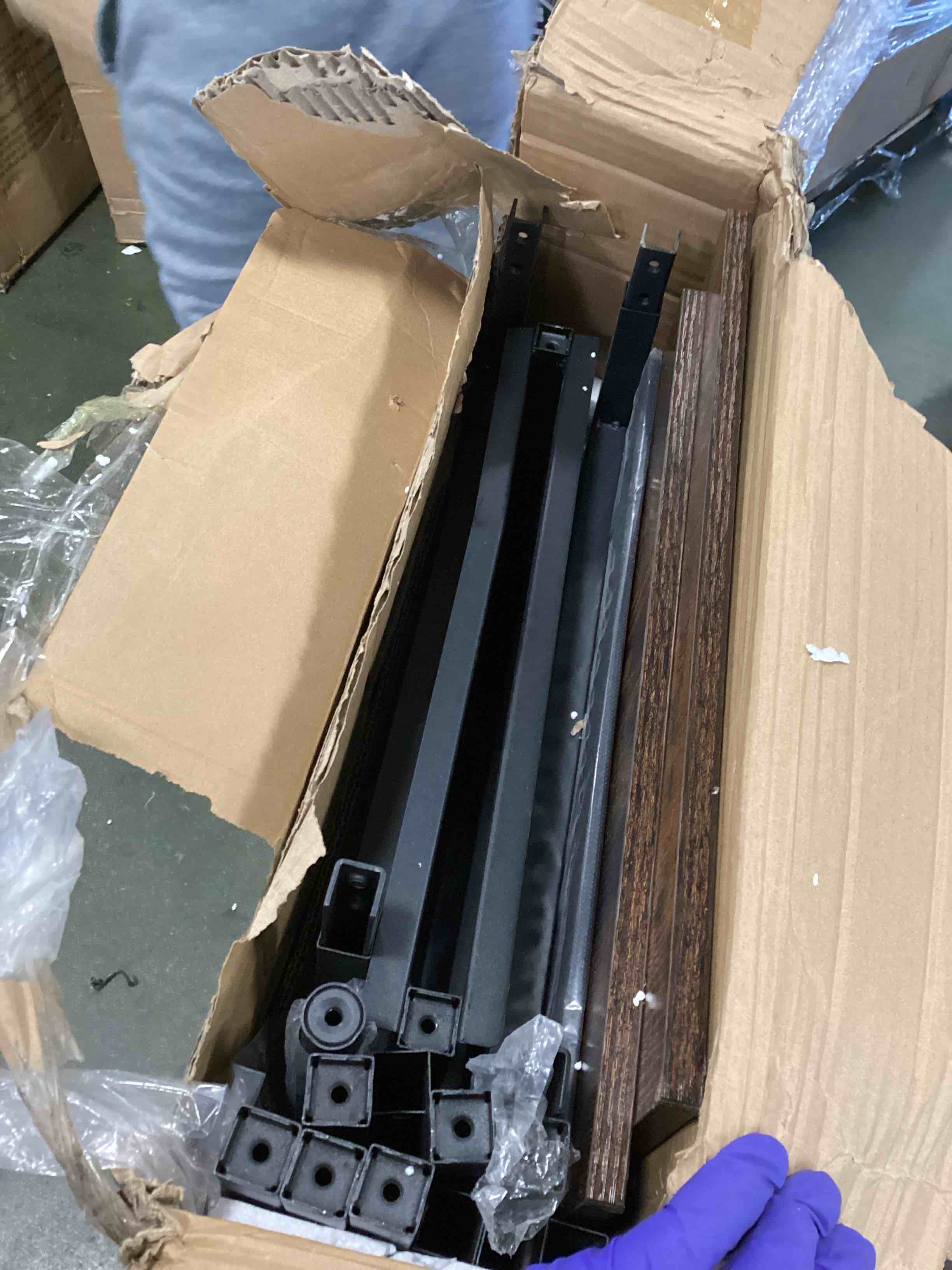 https://s3.amazonaws.com/lotting-images-prod/bidfta/TEA0493368_1729697147645.jpeg