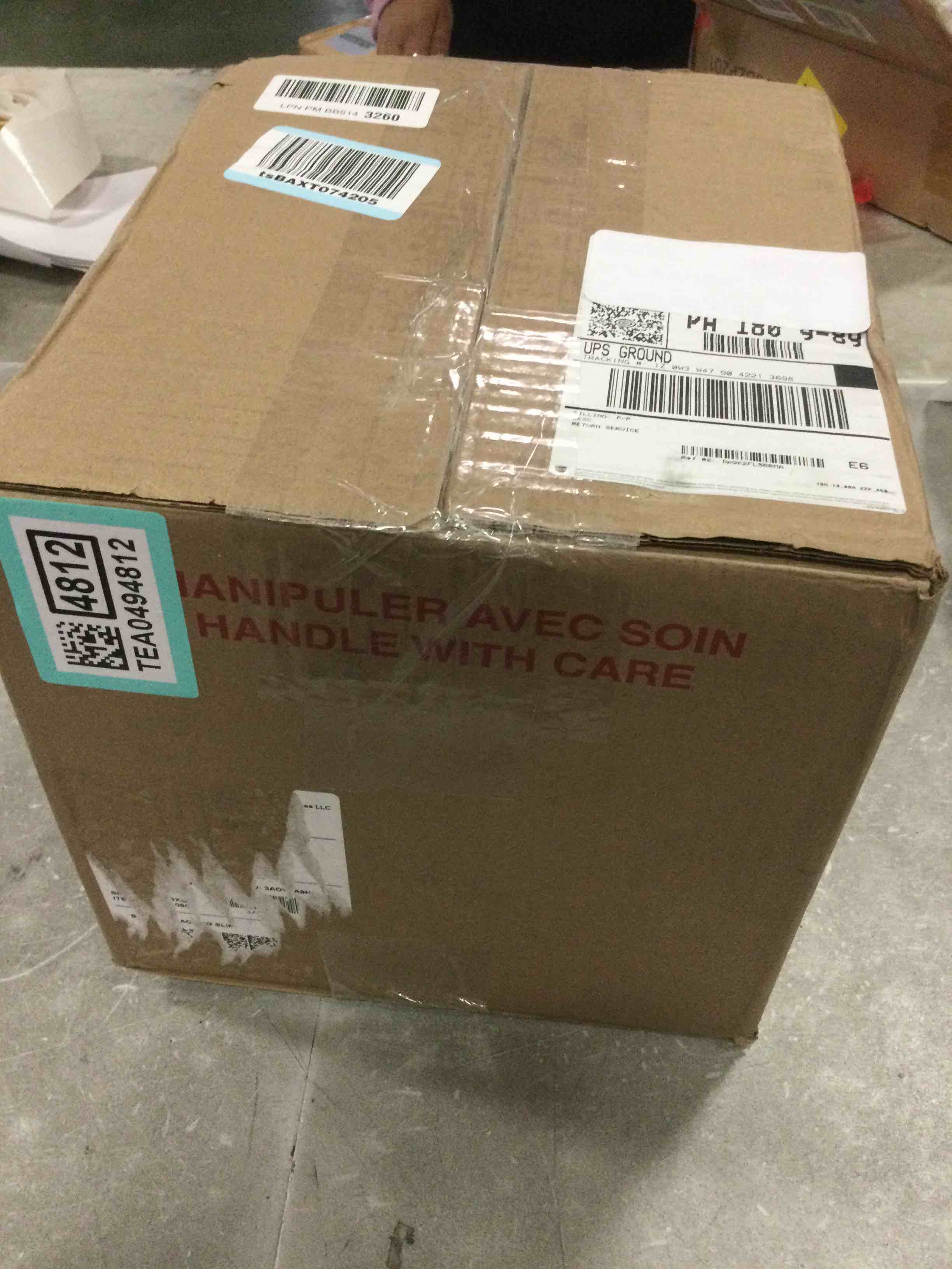 https://s3.amazonaws.com/lotting-images-prod/bidfta/TEA0494812_1732207370713.jpeg