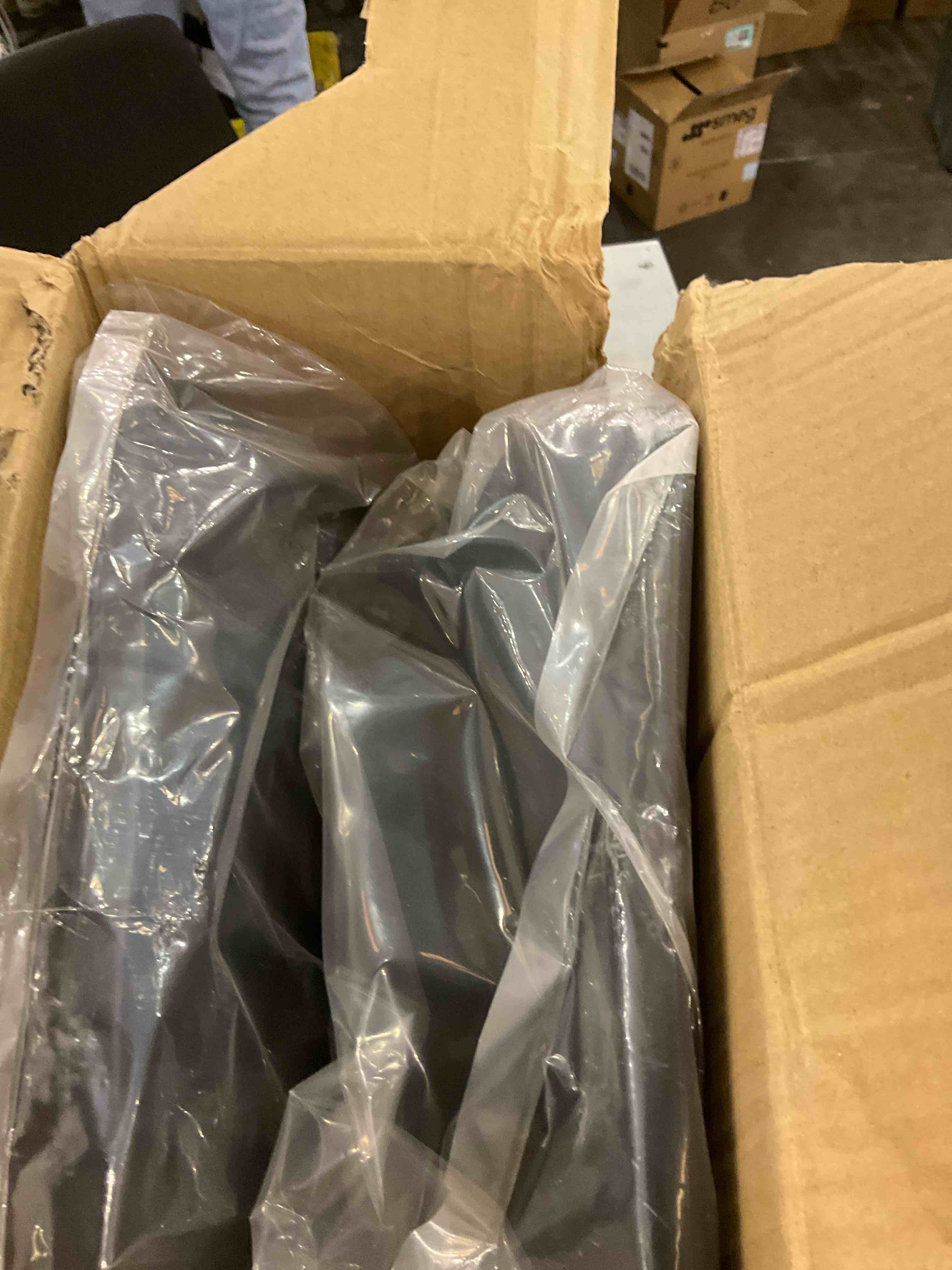 https://s3.amazonaws.com/lotting-images-prod/bidfta/TEA0496231_1742485418095.jpeg