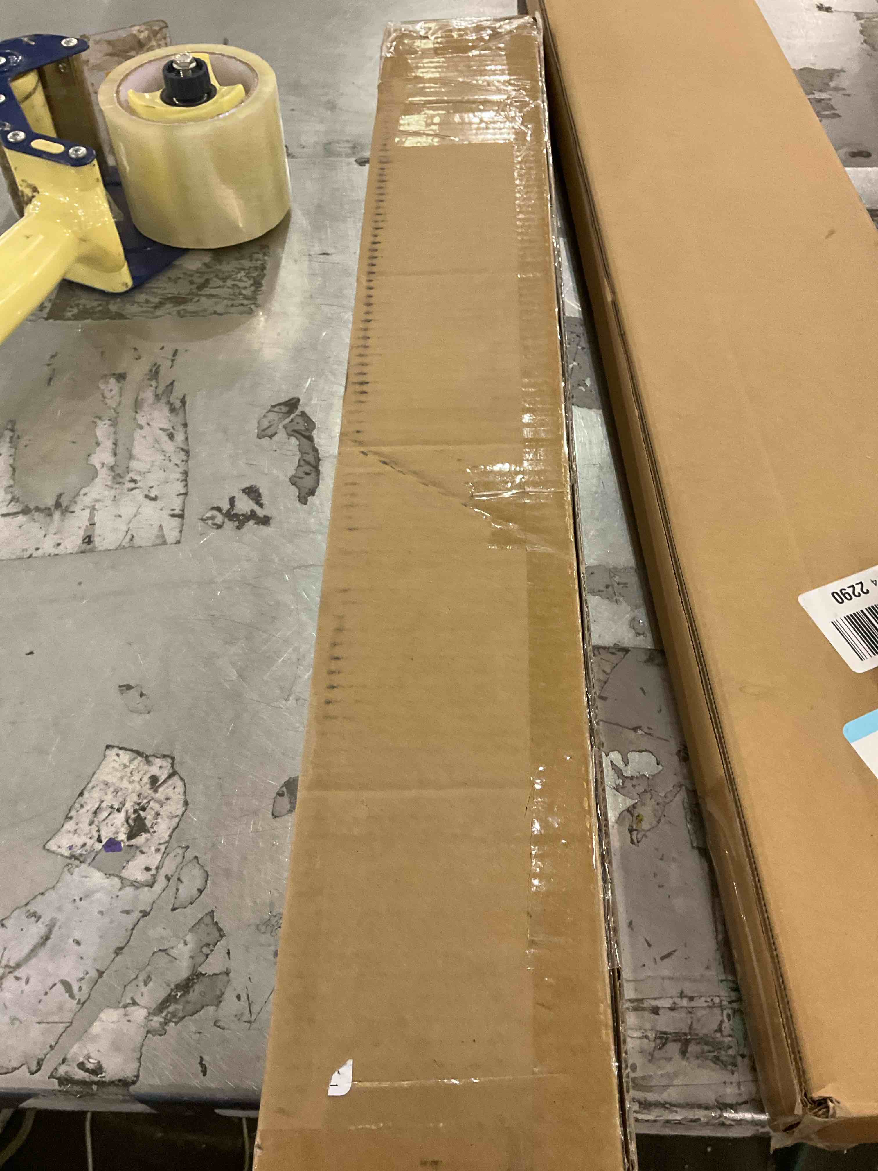 https://s3.amazonaws.com/lotting-images-prod/bidfta/TEA0496243_1742483951925.jpeg
