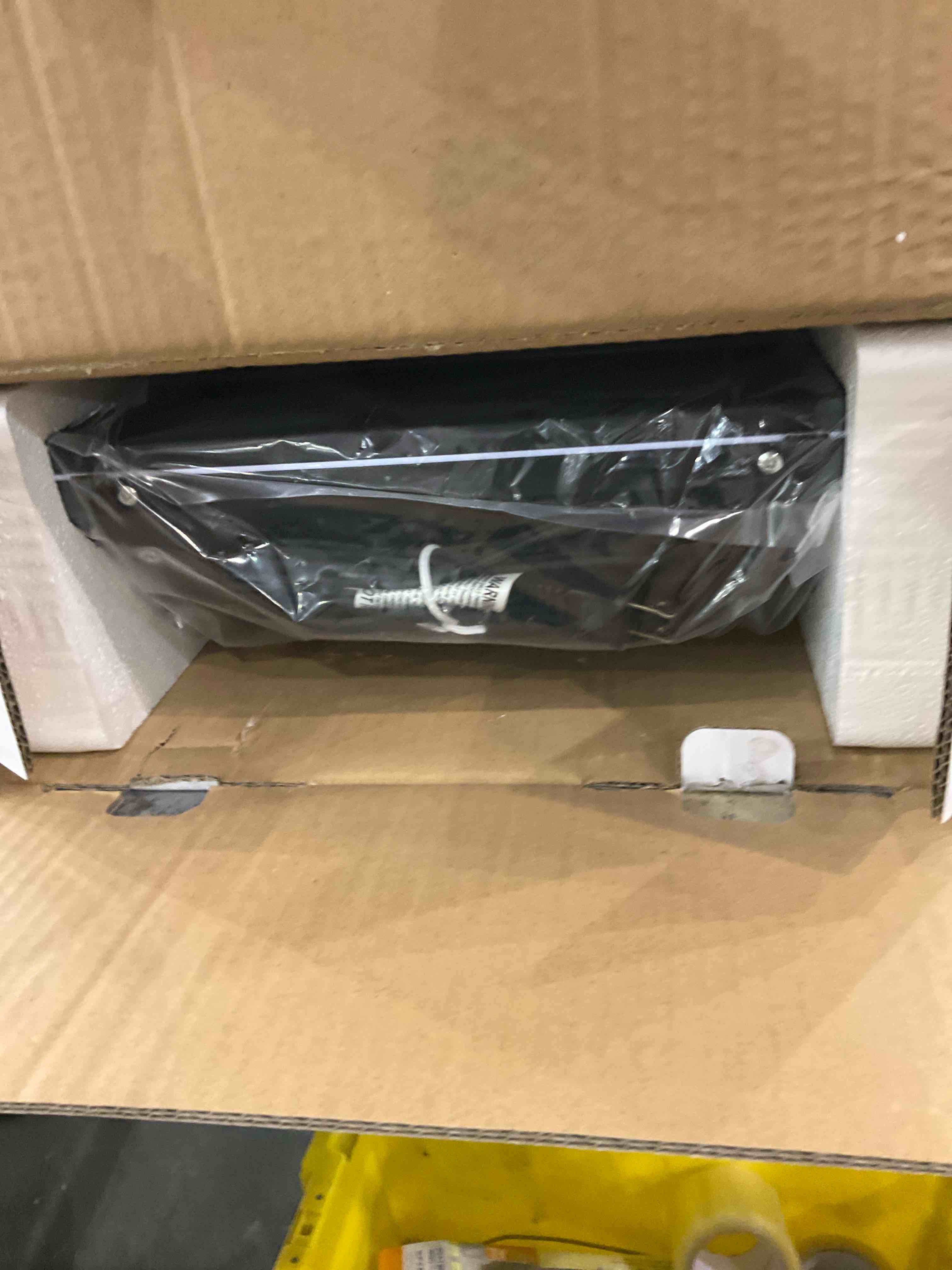 https://s3.amazonaws.com/lotting-images-prod/bidfta/TEA0496913_1742391648700.jpeg