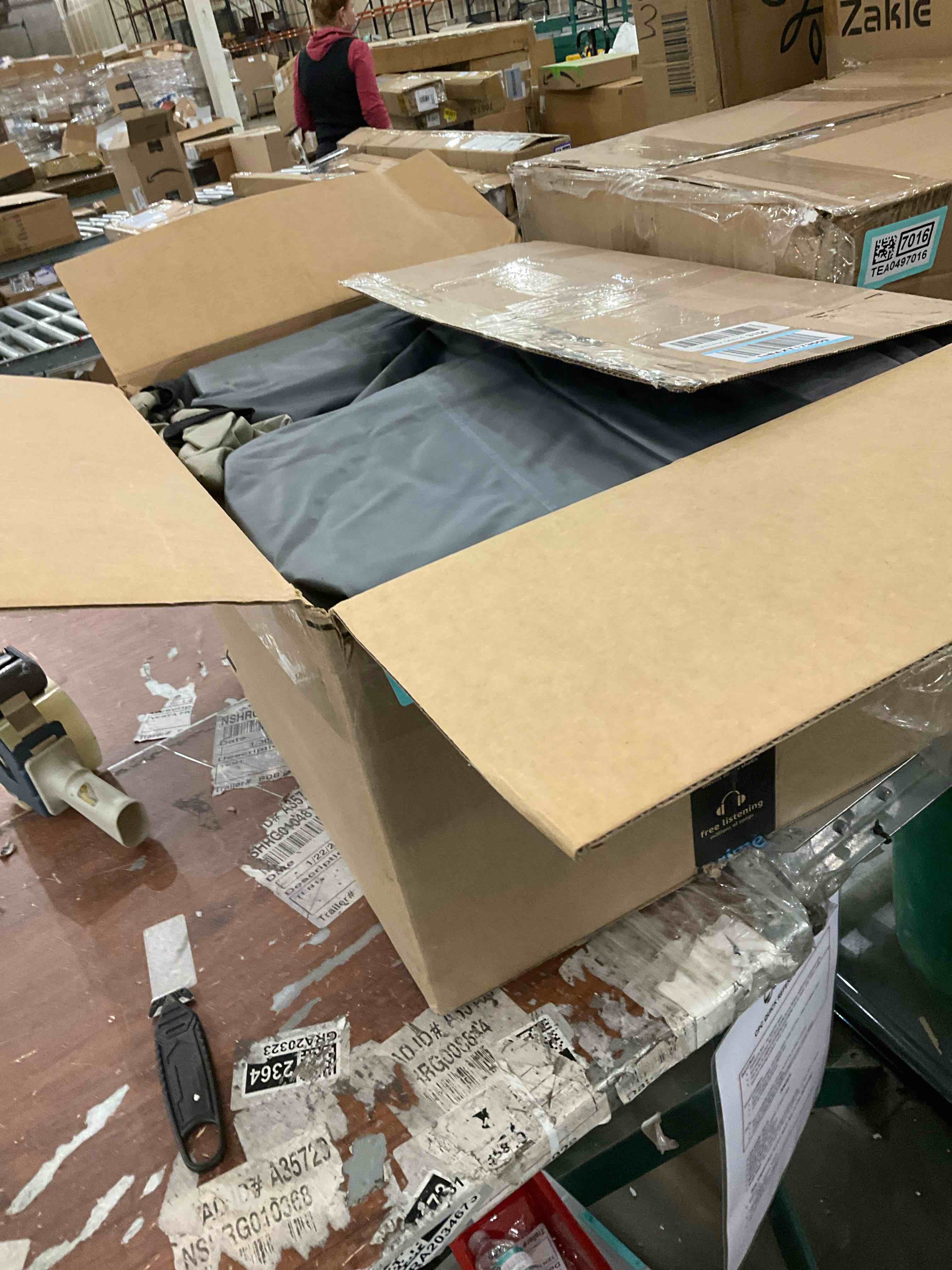 https://s3.amazonaws.com/lotting-images-prod/bidfta/TEA0496996_1742230261285.jpeg