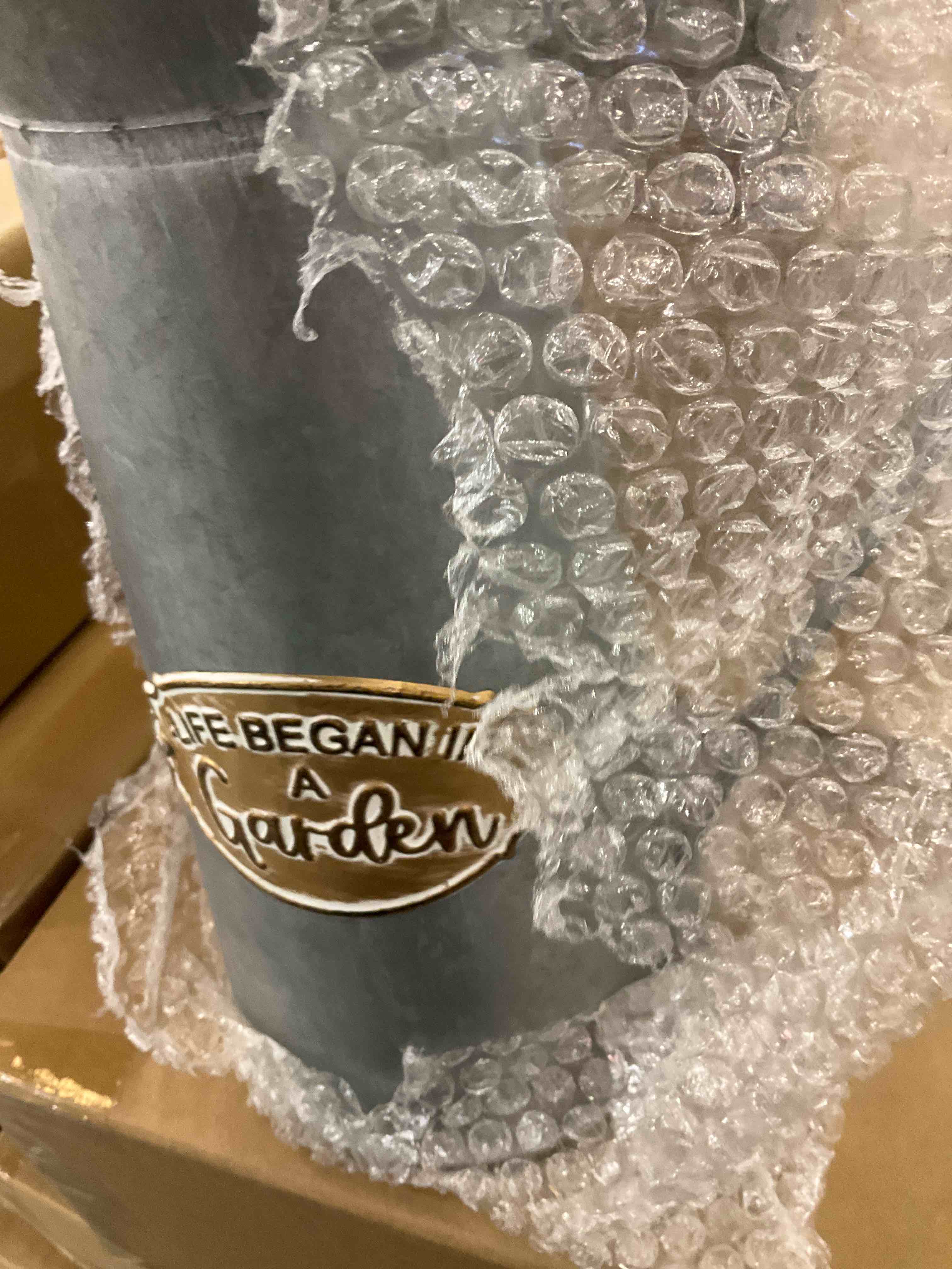https://s3.amazonaws.com/lotting-images-prod/bidfta/TEA0497839_1732638289646.jpeg