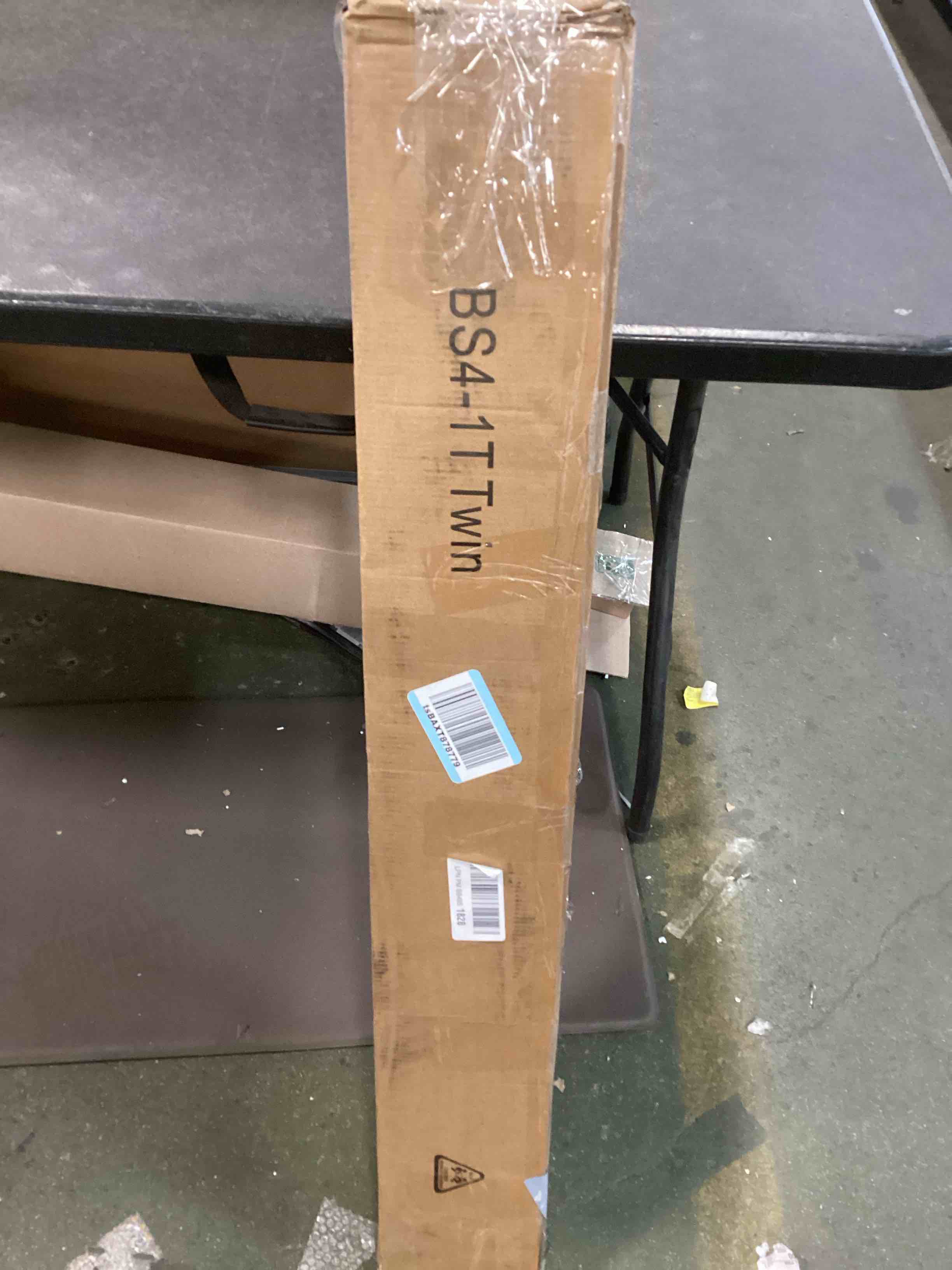 https://s3.amazonaws.com/lotting-images-prod/bidfta/TEA0498923_1731091302414.jpeg