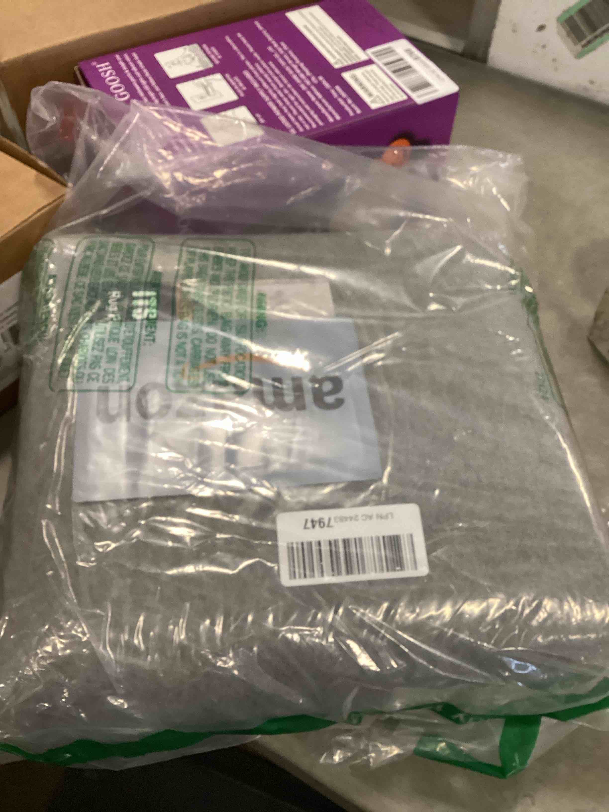 https://s3.amazonaws.com/lotting-images-prod/bidfta/TEA0499105_1731011438582.jpeg