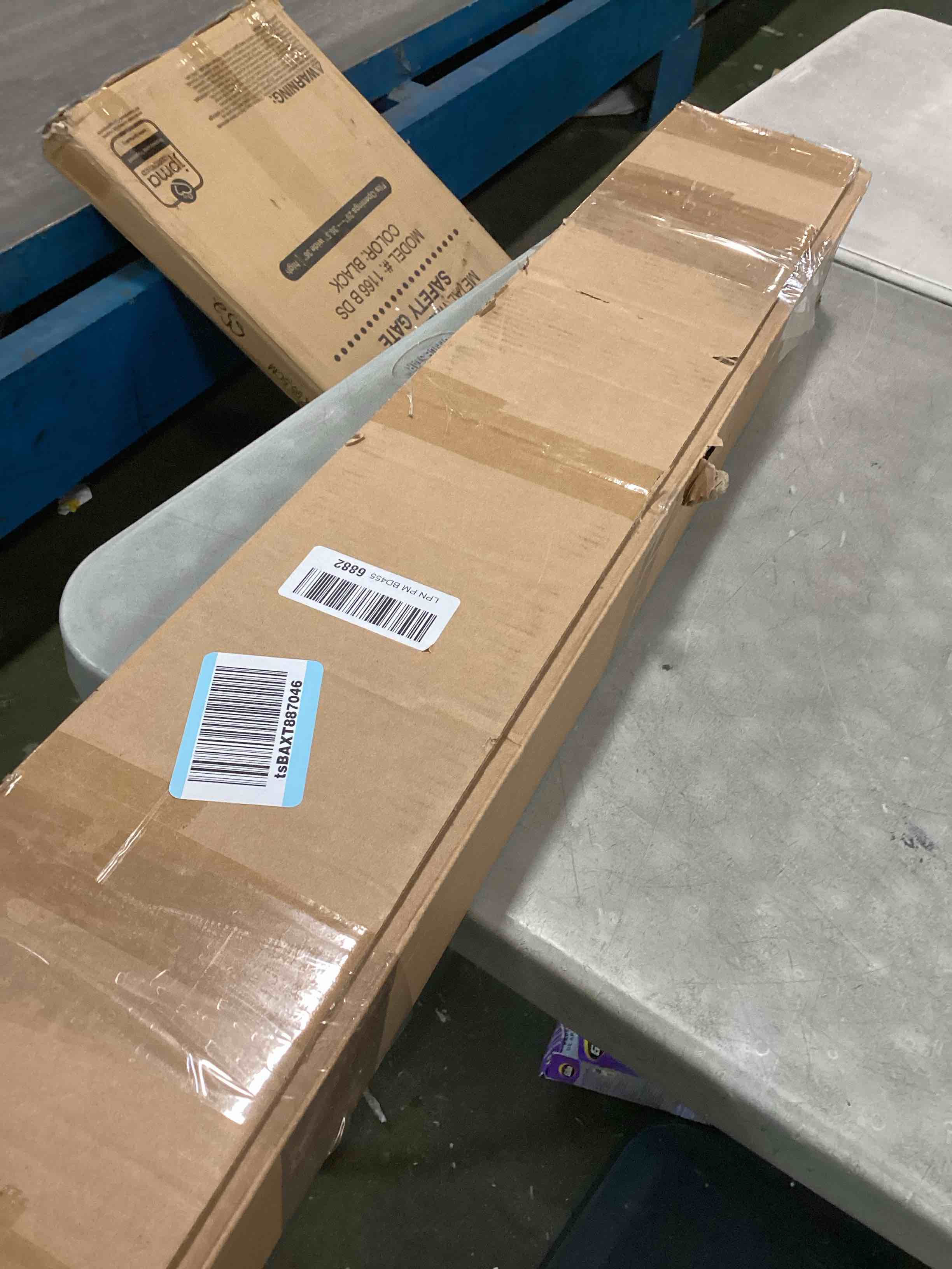 https://s3.amazonaws.com/lotting-images-prod/bidfta/TEA0499385_1730919614104.jpeg