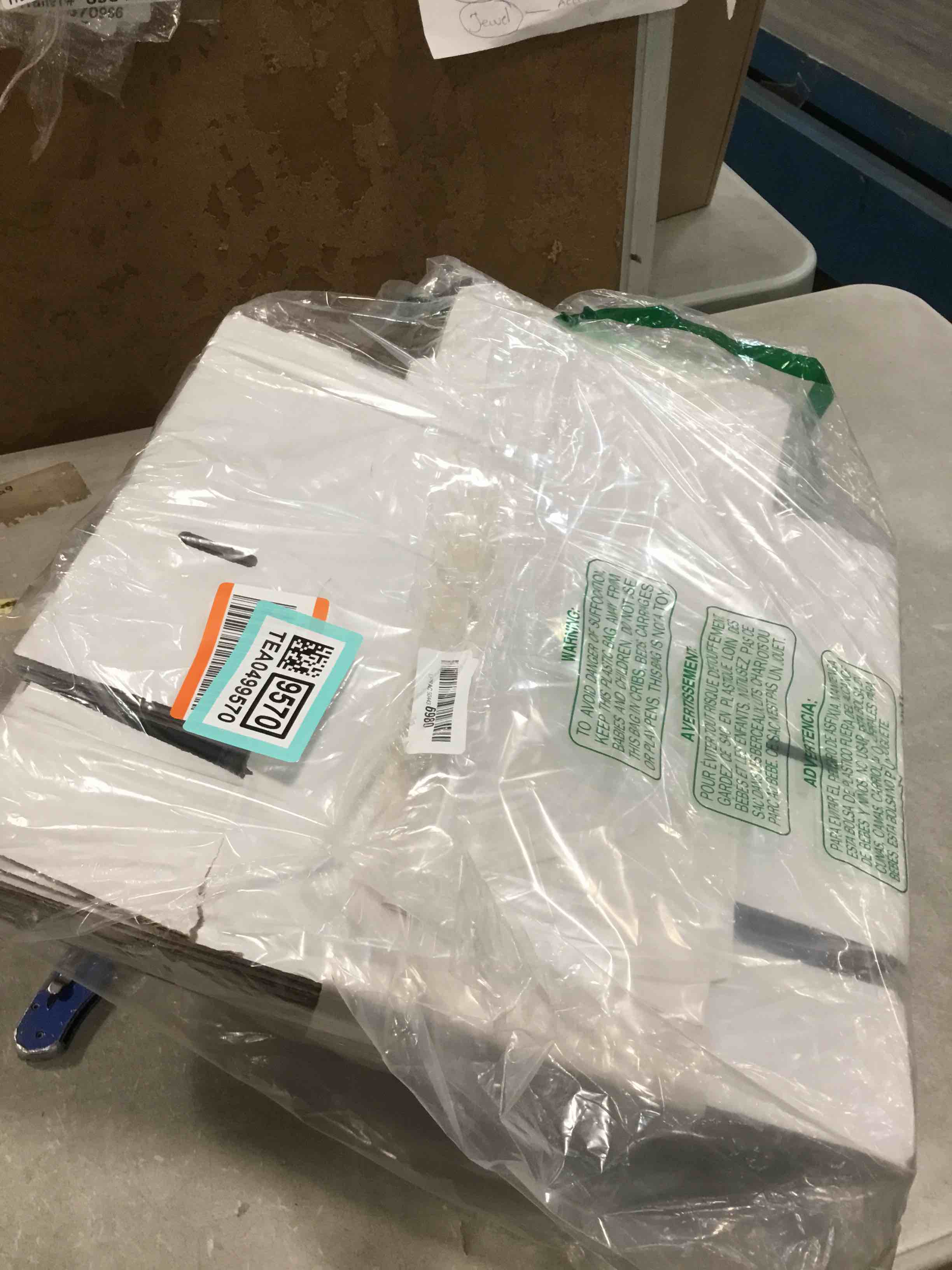 https://s3.amazonaws.com/lotting-images-prod/bidfta/TEA0499570_1730835664939.jpeg