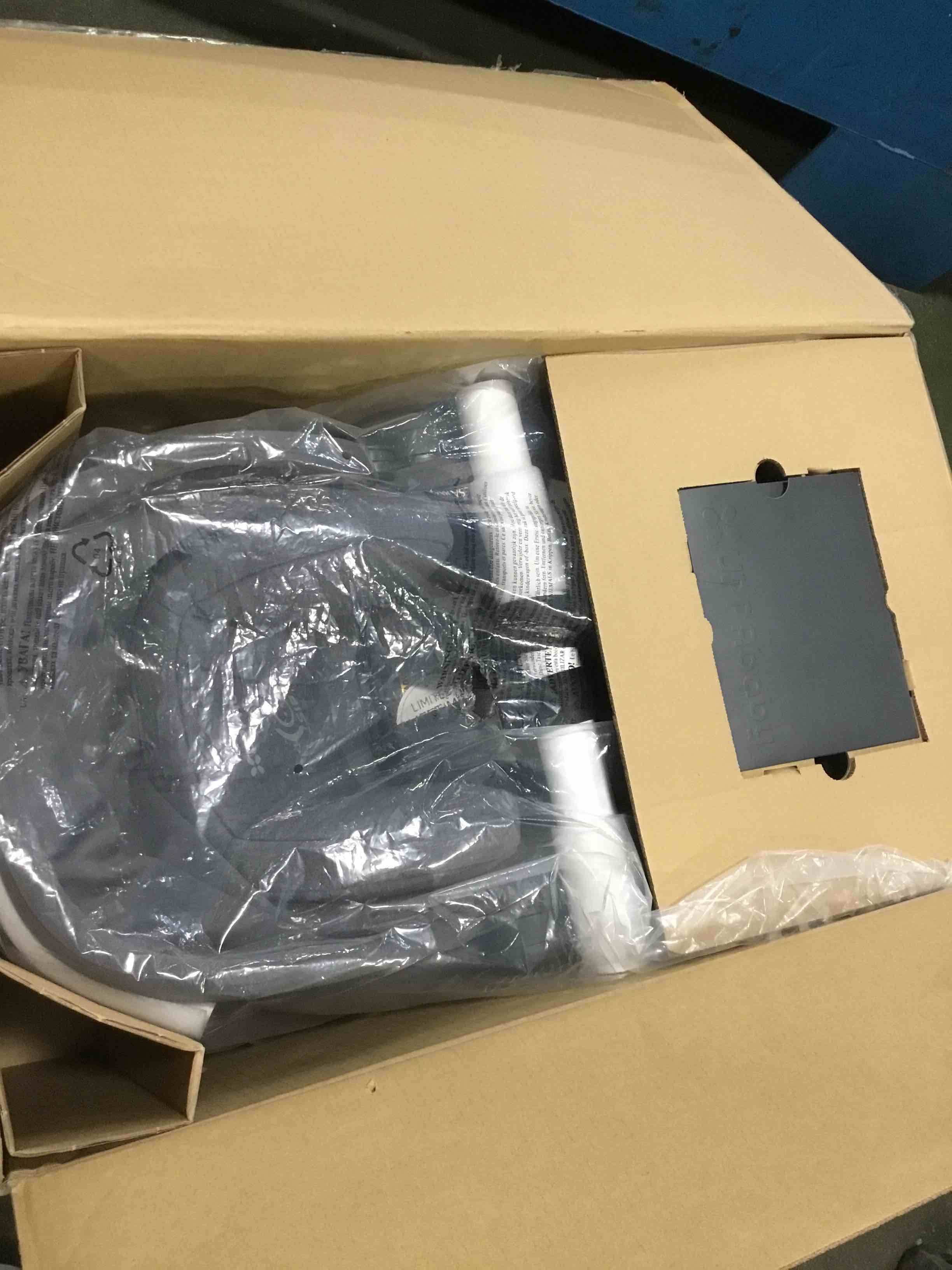 https://s3.amazonaws.com/lotting-images-prod/bidfta/TEA0499683_1730816965989.jpeg