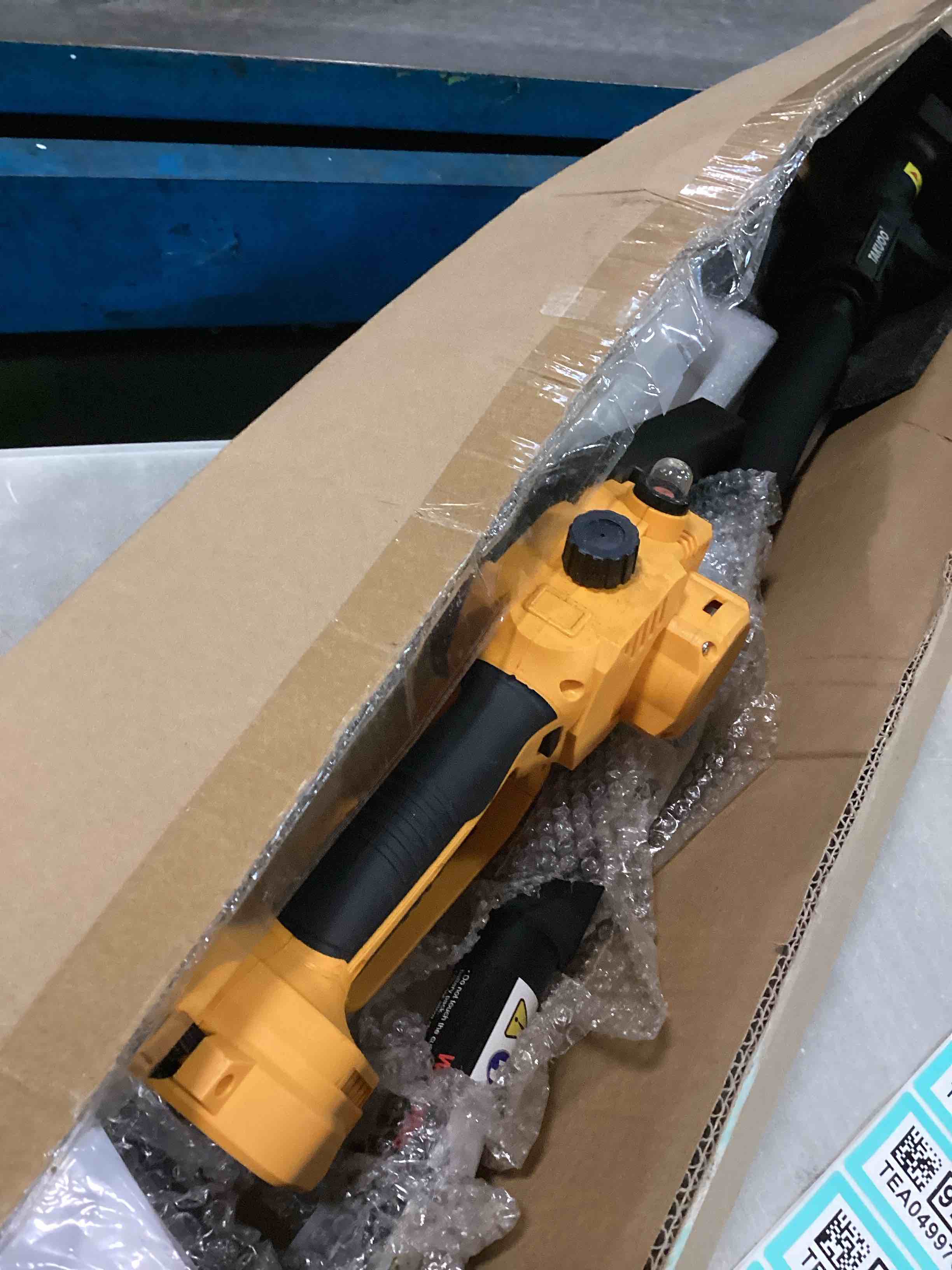 https://s3.amazonaws.com/lotting-images-prod/bidfta/TEA0499760_1730553847854.jpeg
