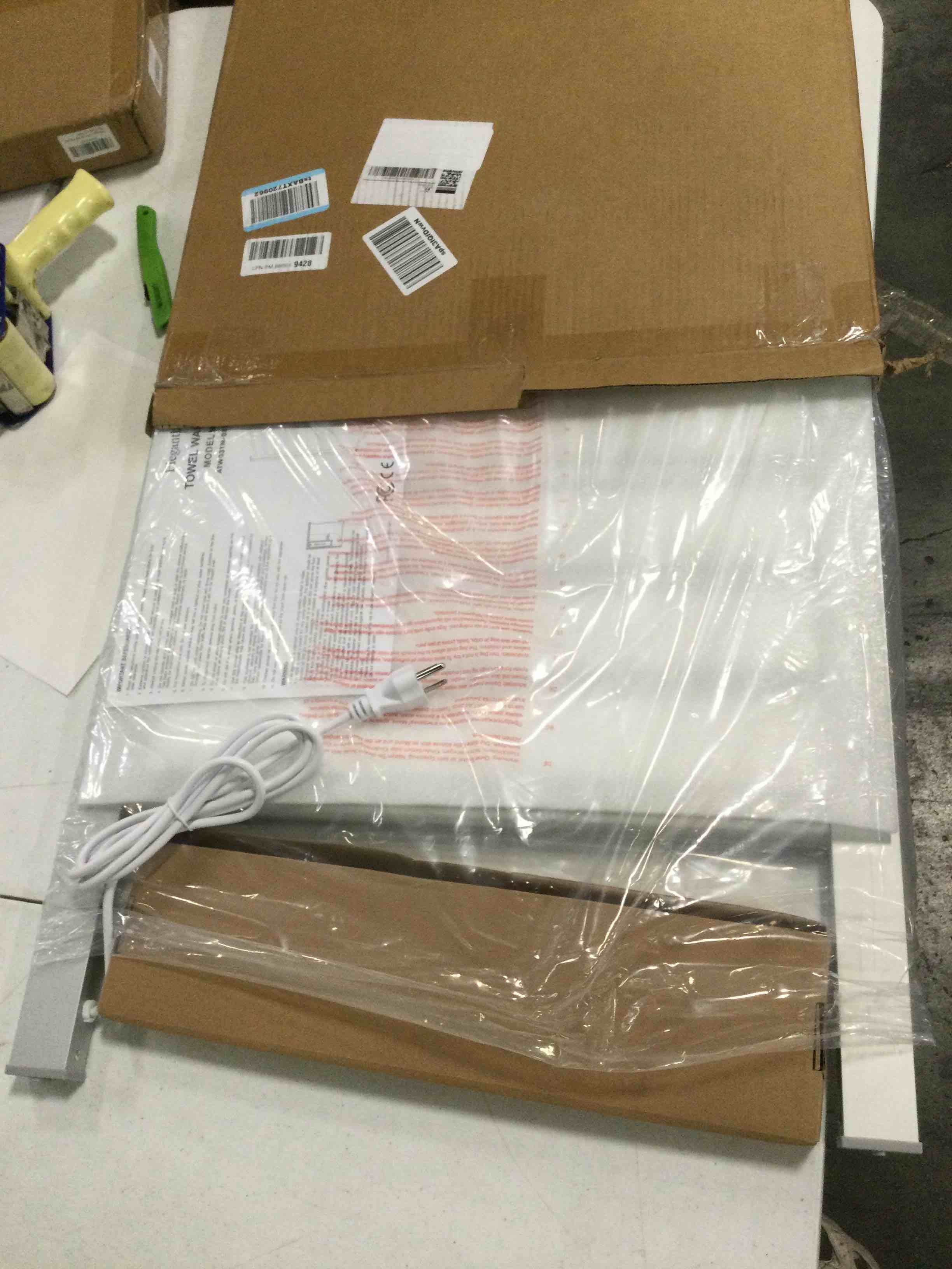 https://s3.amazonaws.com/lotting-images-prod/bidfta/TEA0499908_1729709270277.jpeg