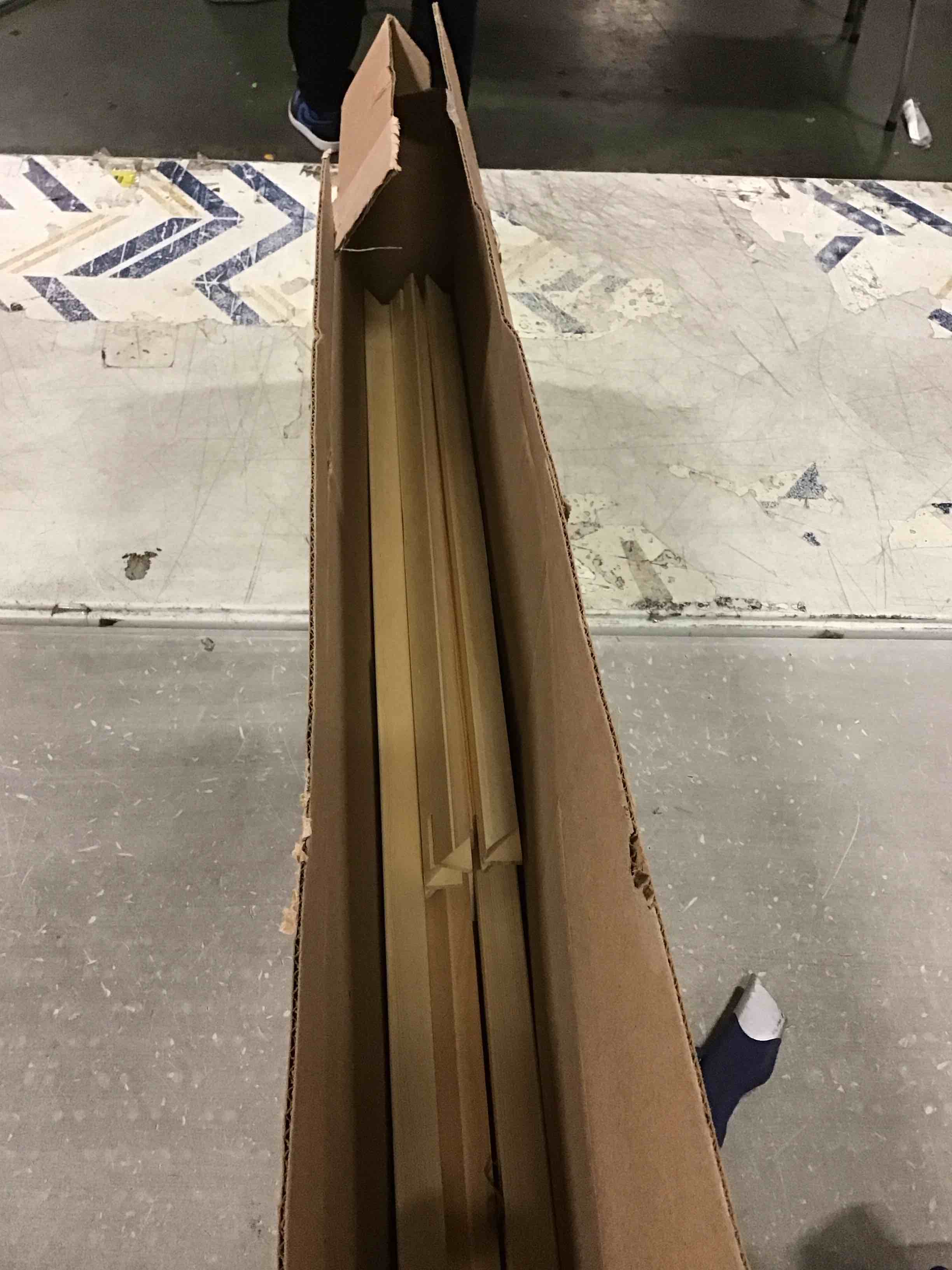 https://s3.amazonaws.com/lotting-images-prod/bidfta/TEA0501232_1729796162766.jpeg