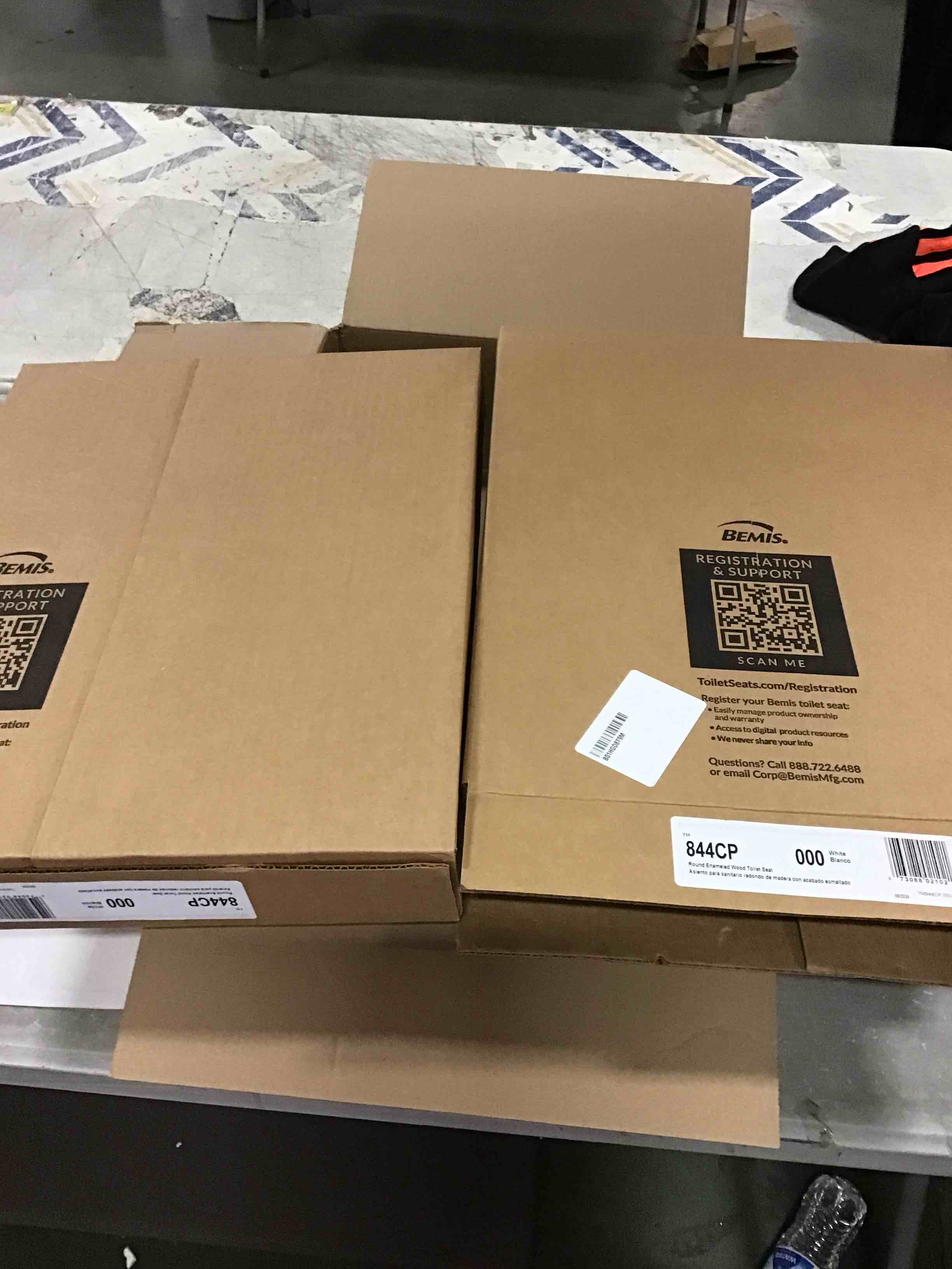 https://s3.amazonaws.com/lotting-images-prod/bidfta/TEA0501366_1729774965386.jpeg