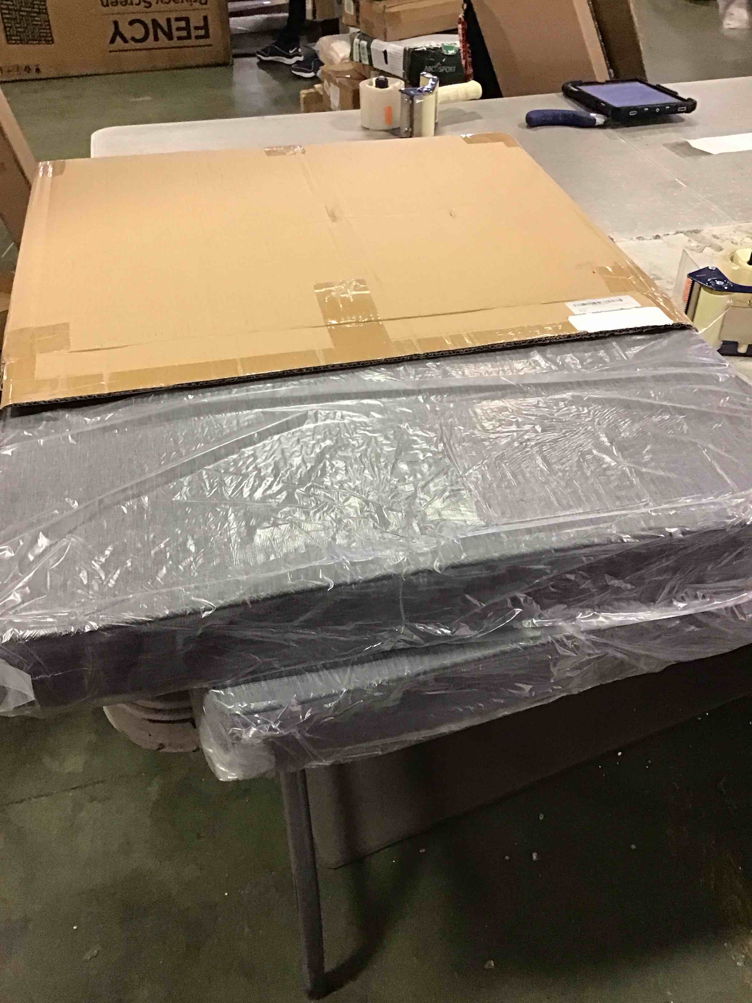 https://s3.amazonaws.com/lotting-images-prod/bidfta/TEA0501481_1729695149554.jpeg