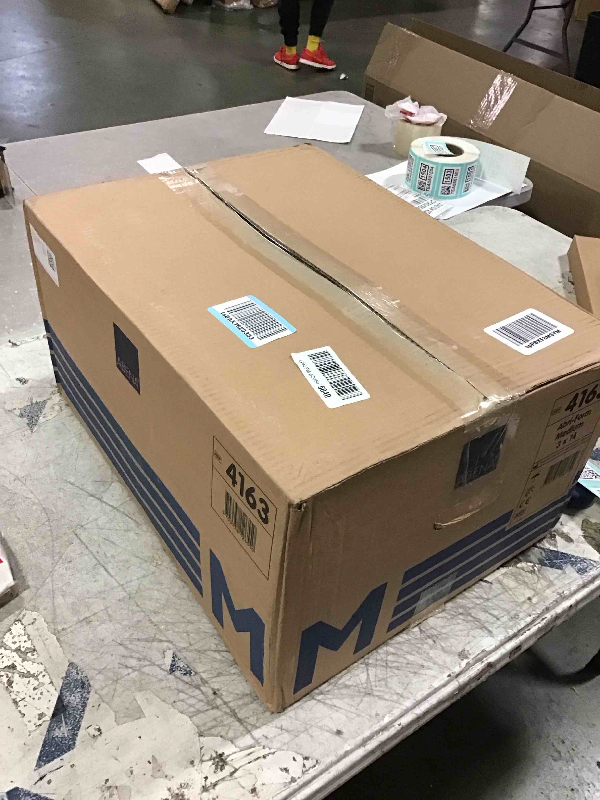 https://s3.amazonaws.com/lotting-images-prod/bidfta/TEA0501528_1729686796725.jpeg