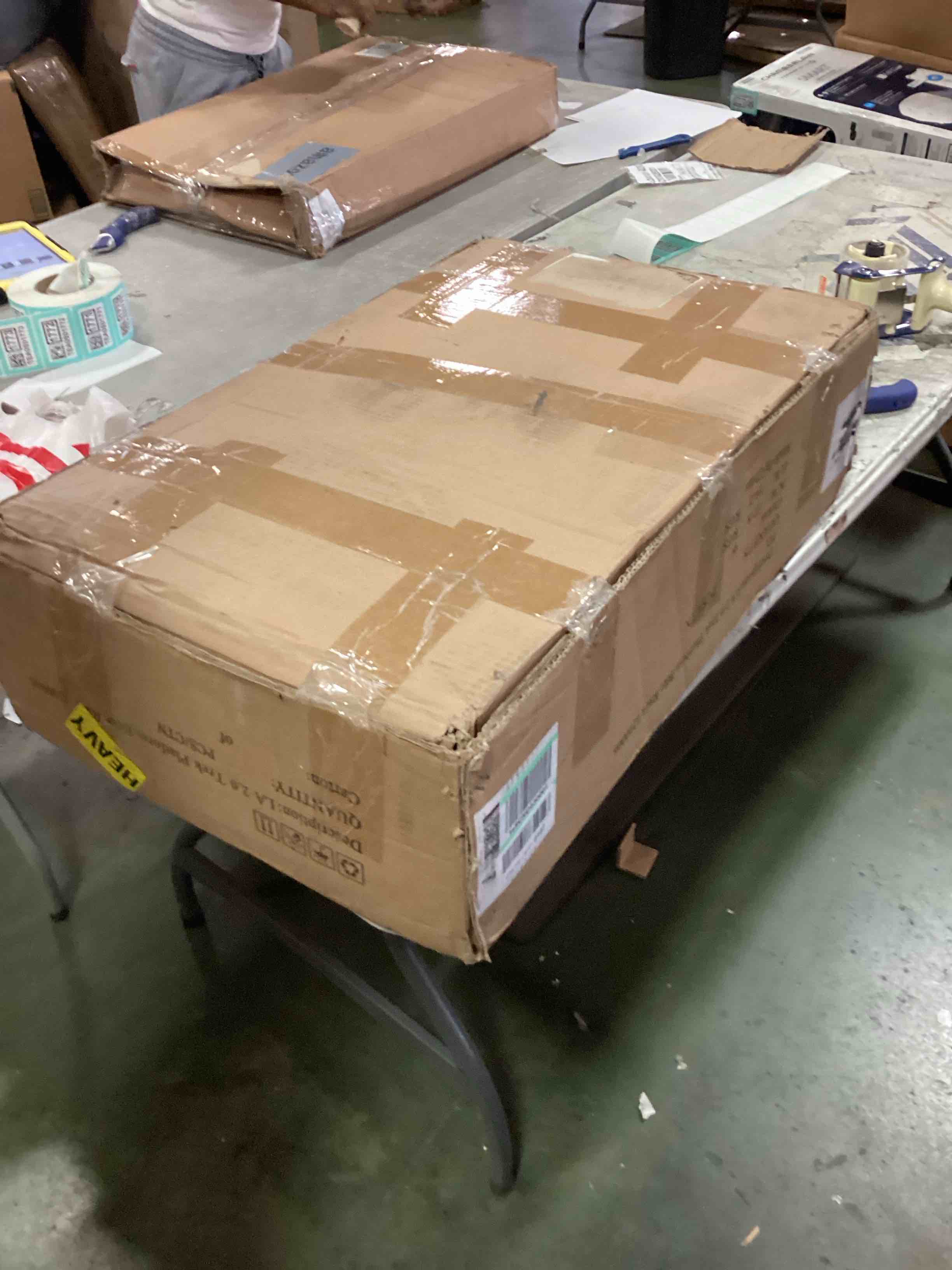 https://s3.amazonaws.com/lotting-images-prod/bidfta/TEA0501789_1729607954914.jpeg