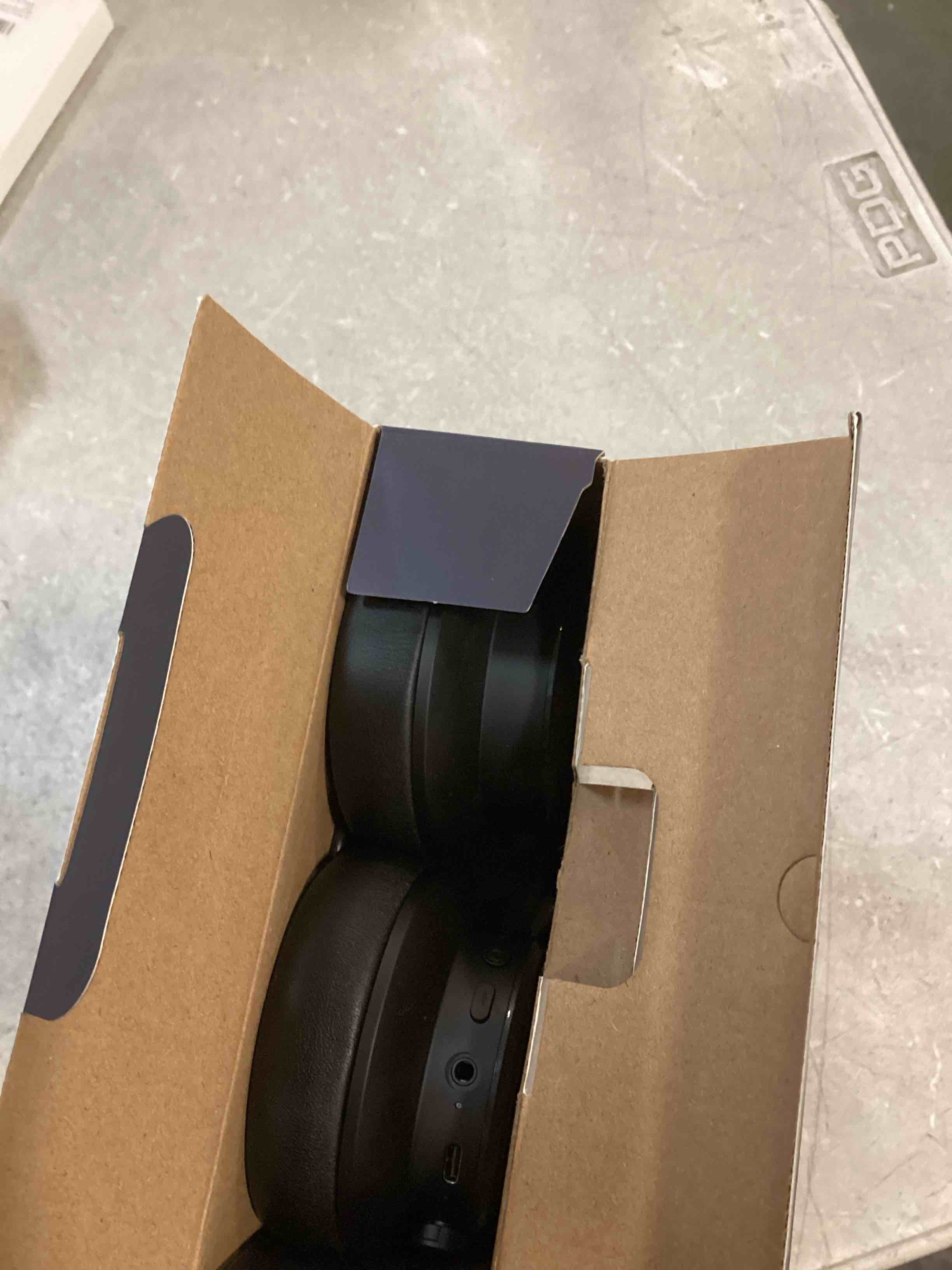 https://s3.amazonaws.com/lotting-images-prod/bidfta/TEA0504002_1732740629655.jpeg