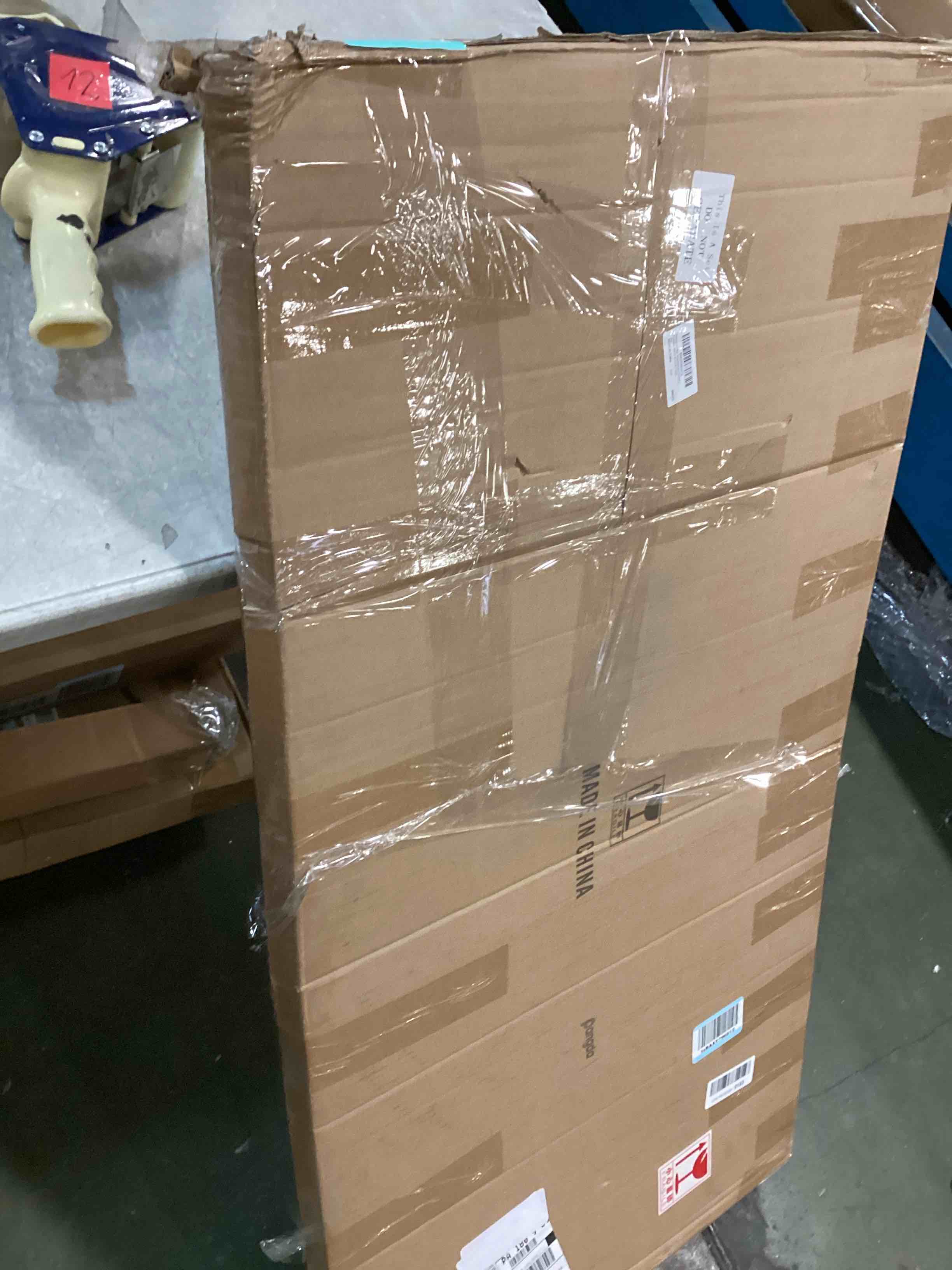 https://s3.amazonaws.com/lotting-images-prod/bidfta/TEA0504040_1732737038090.jpeg