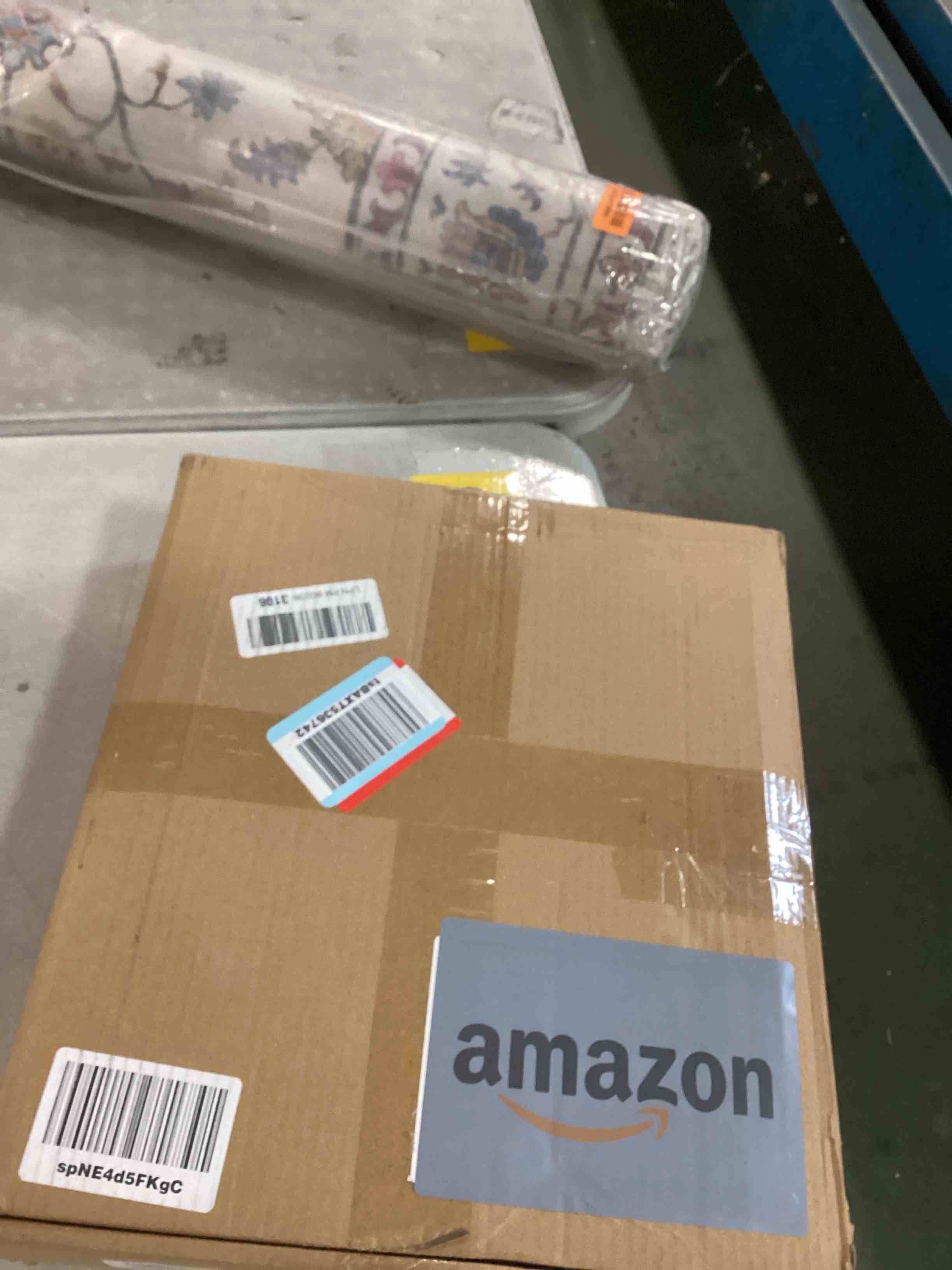 https://s3.amazonaws.com/lotting-images-prod/bidfta/TEA0505964_1731936735892.jpeg