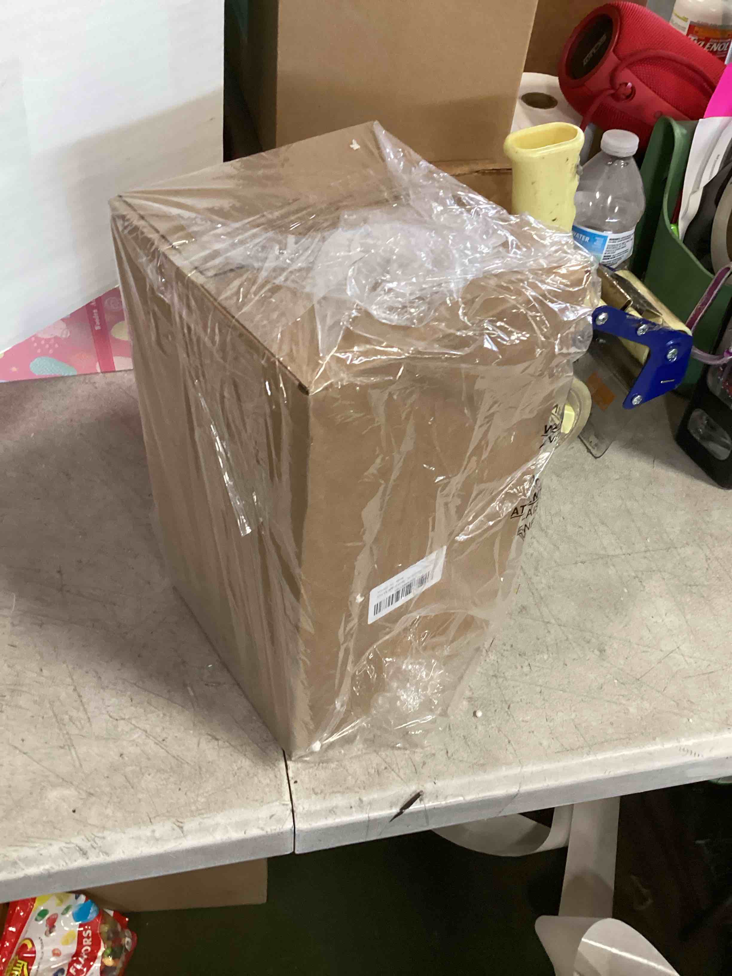 https://s3.amazonaws.com/lotting-images-prod/bidfta/TEA0508898_1731944002247.jpeg