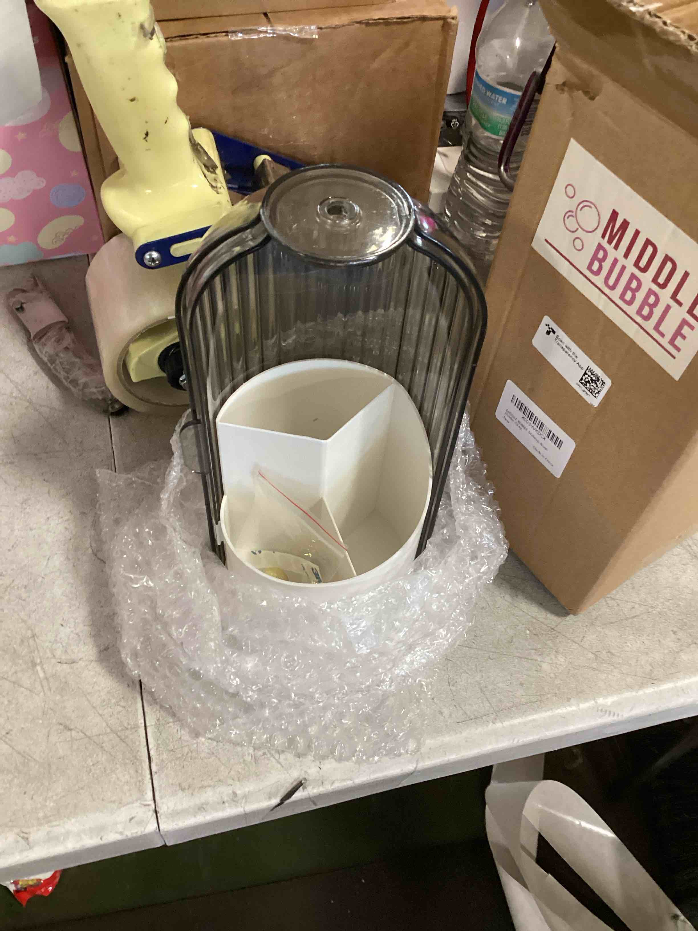 https://s3.amazonaws.com/lotting-images-prod/bidfta/TEA0508903_1731943329792.jpeg