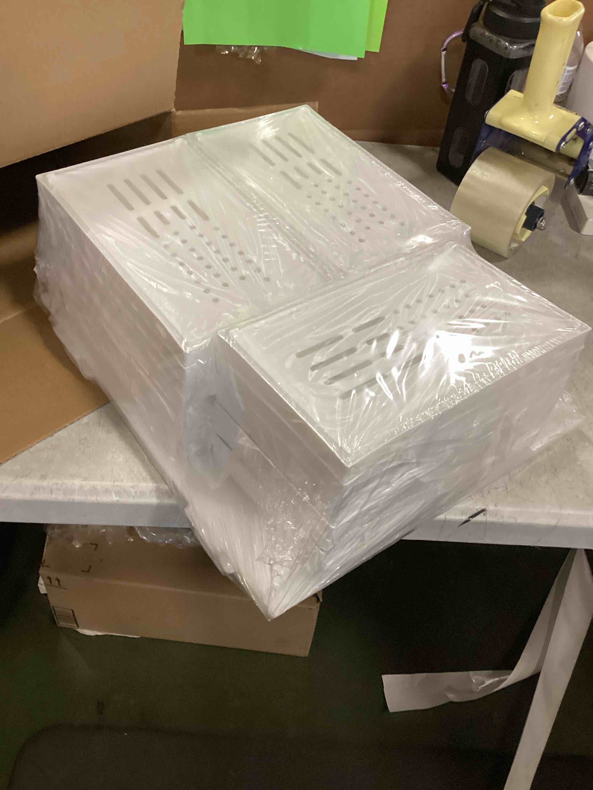 https://s3.amazonaws.com/lotting-images-prod/bidfta/TEA0508922_1731940092433.jpeg