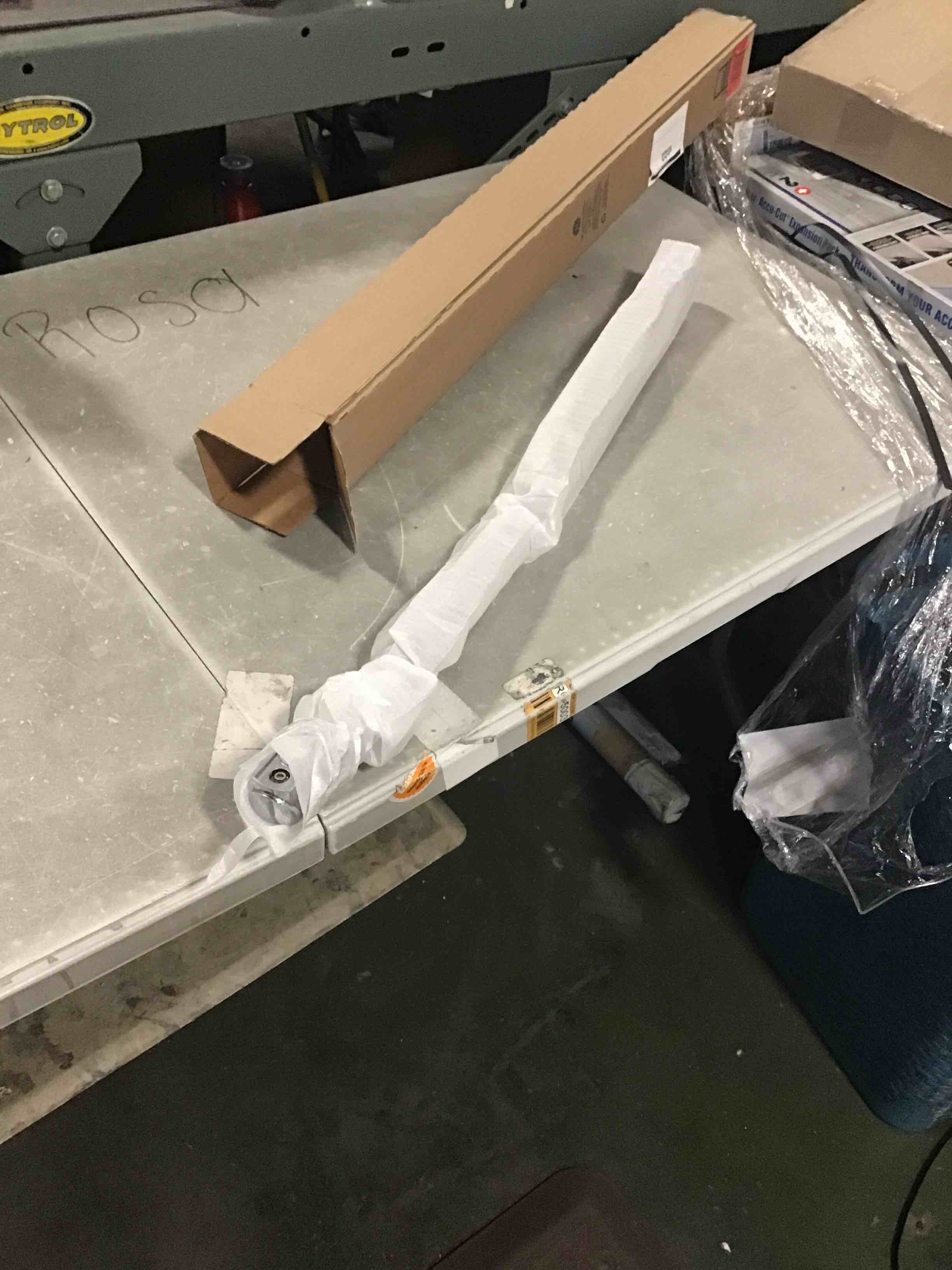 https://s3.amazonaws.com/lotting-images-prod/bidfta/TEA0517573_1731590533444.jpeg