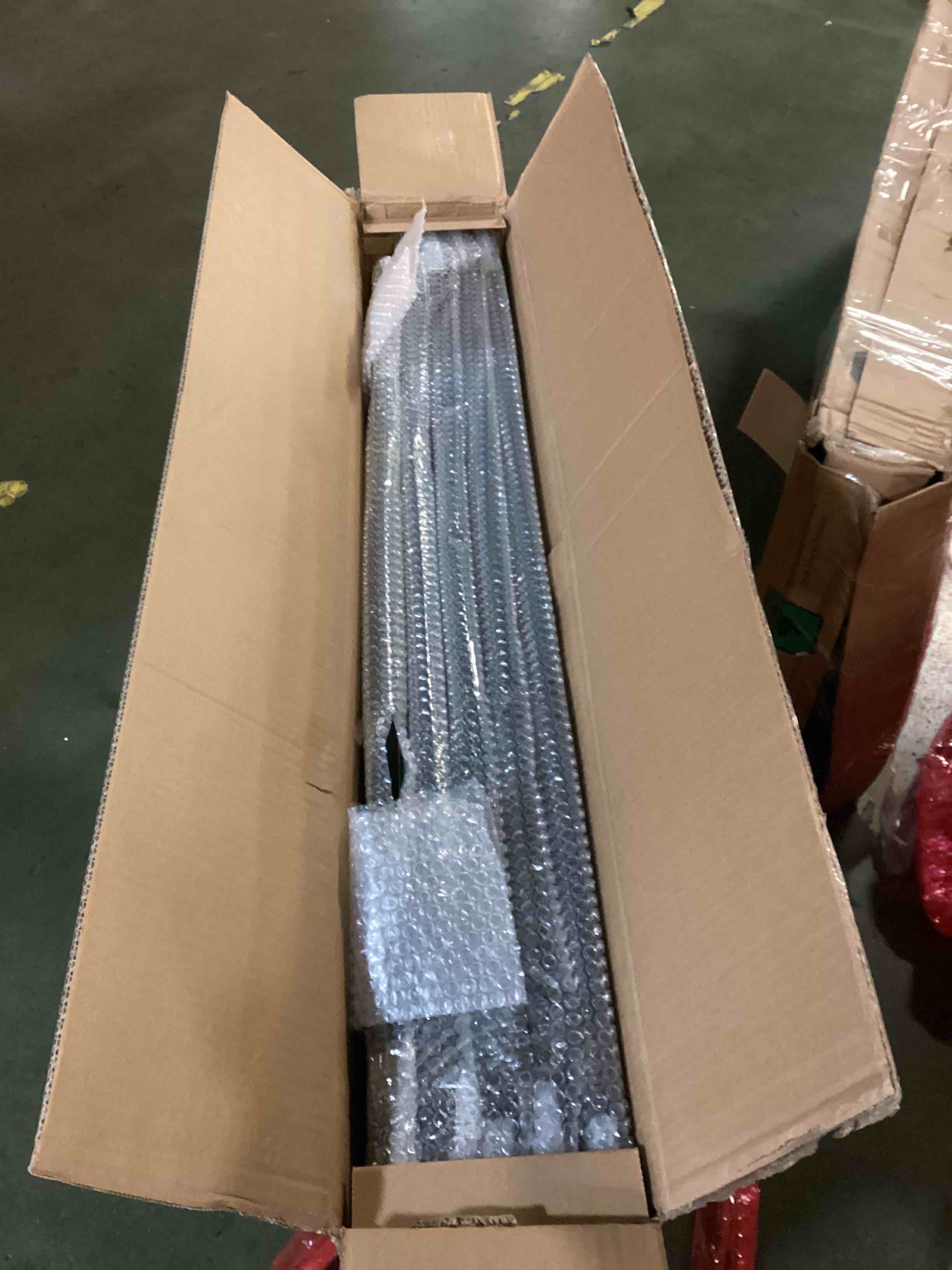 https://s3.amazonaws.com/lotting-images-prod/bidfta/TEA0524286_1732574321551.jpeg