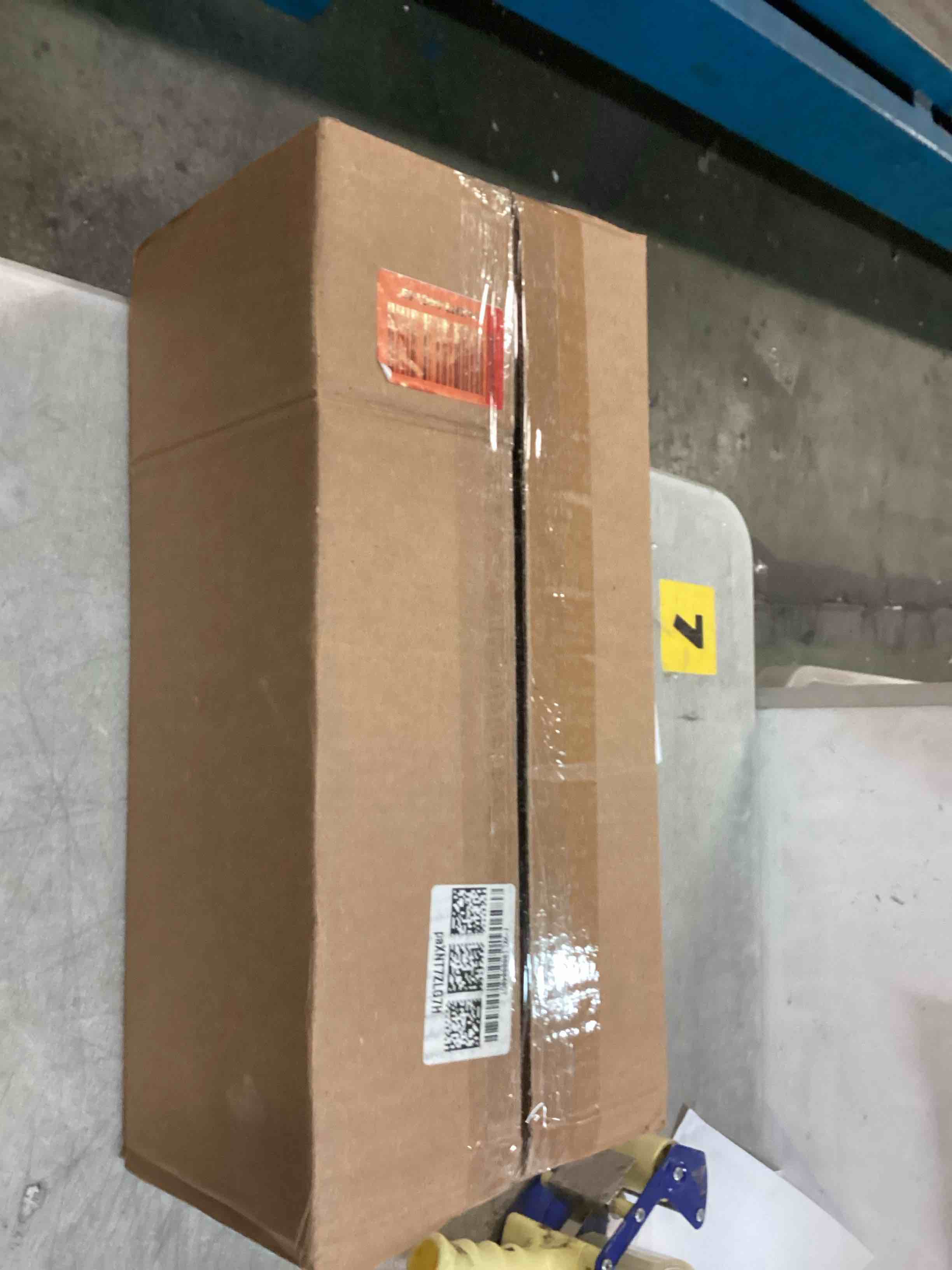 https://s3.amazonaws.com/lotting-images-prod/bidfta/TEA0524918_1732077917679.jpeg
