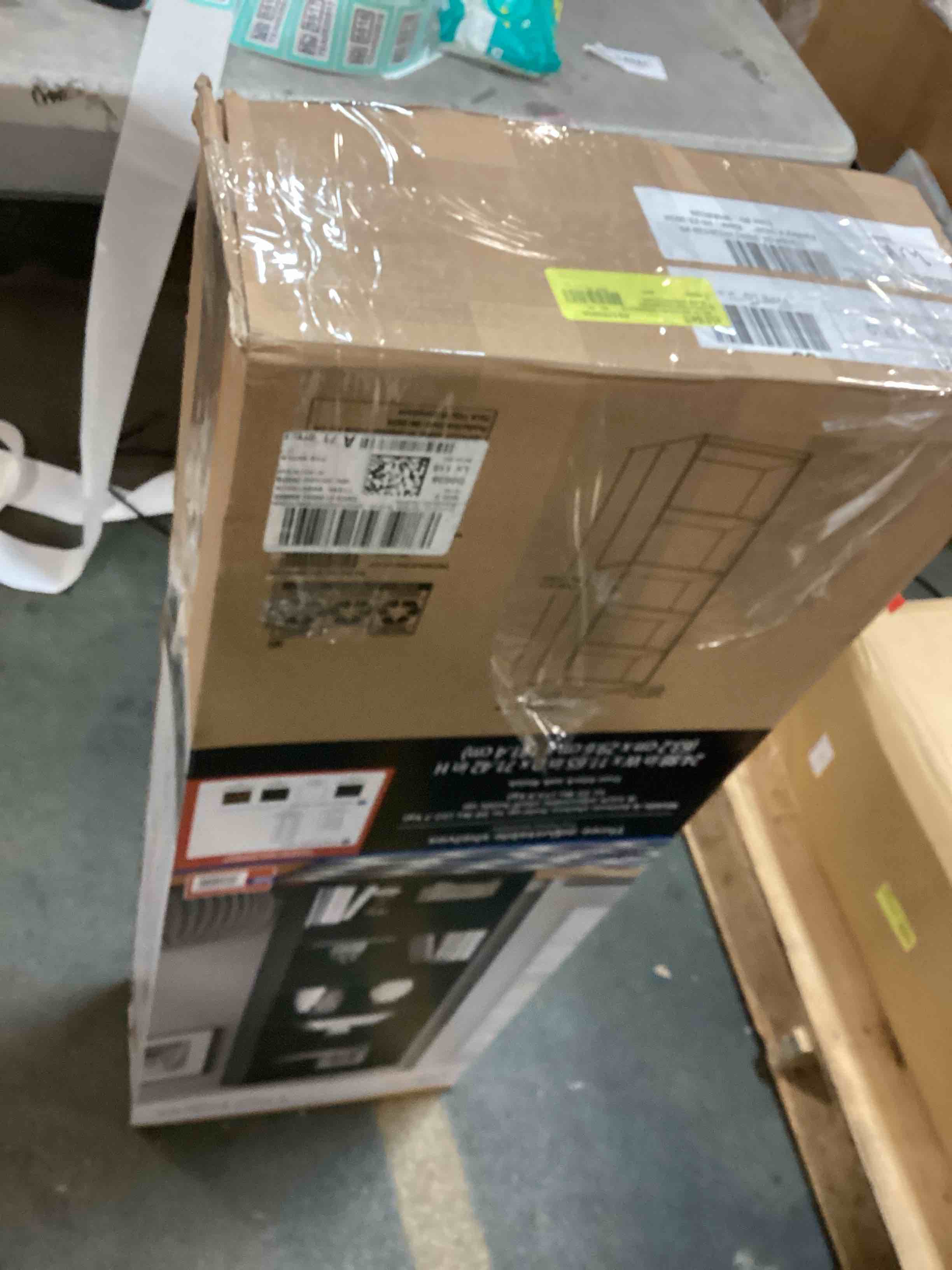 https://s3.amazonaws.com/lotting-images-prod/bidfta/TEA0525539_1731552662807.jpeg