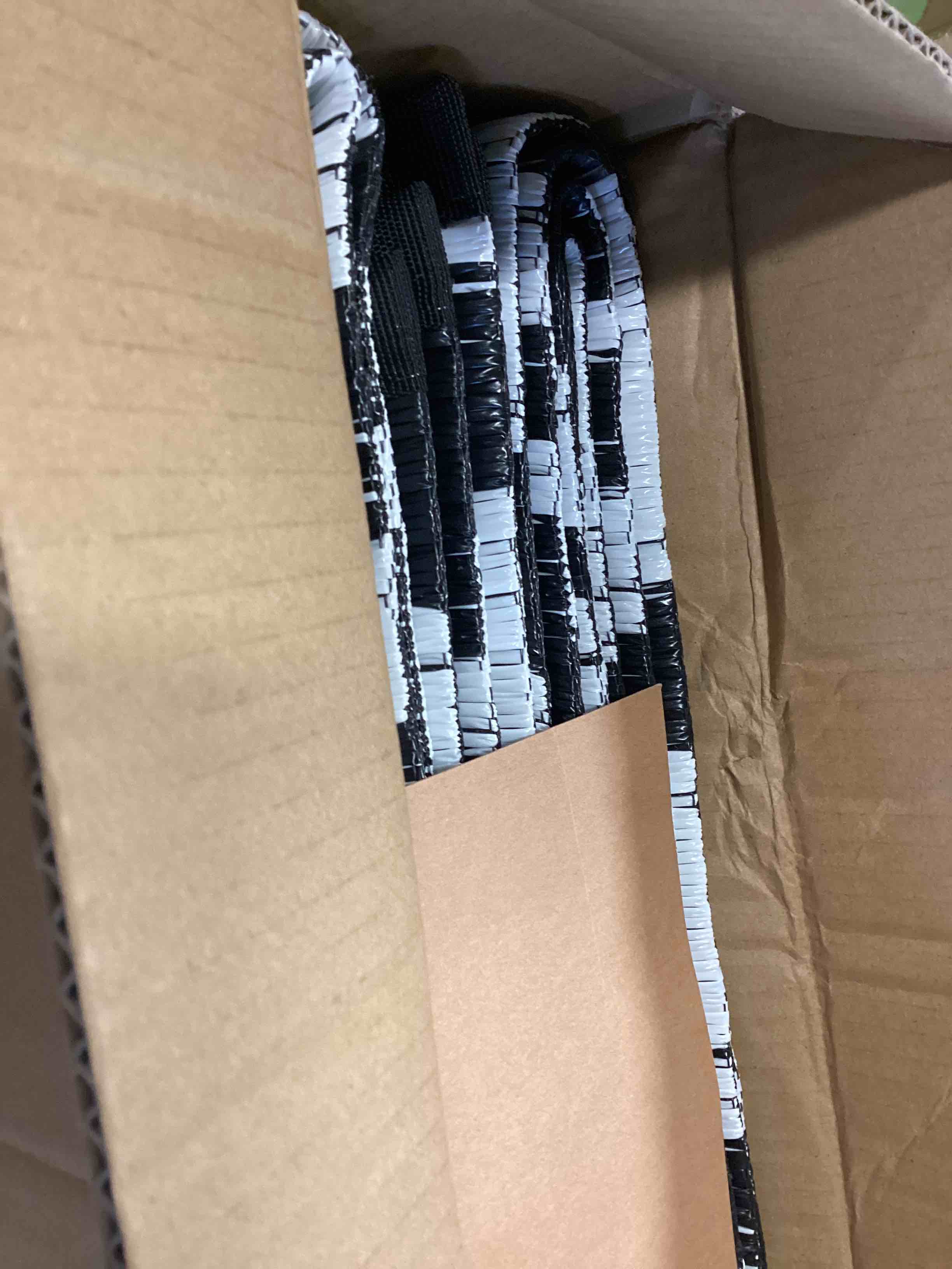 https://s3.amazonaws.com/lotting-images-prod/bidfta/TEA0528507_1732655028410.jpeg
