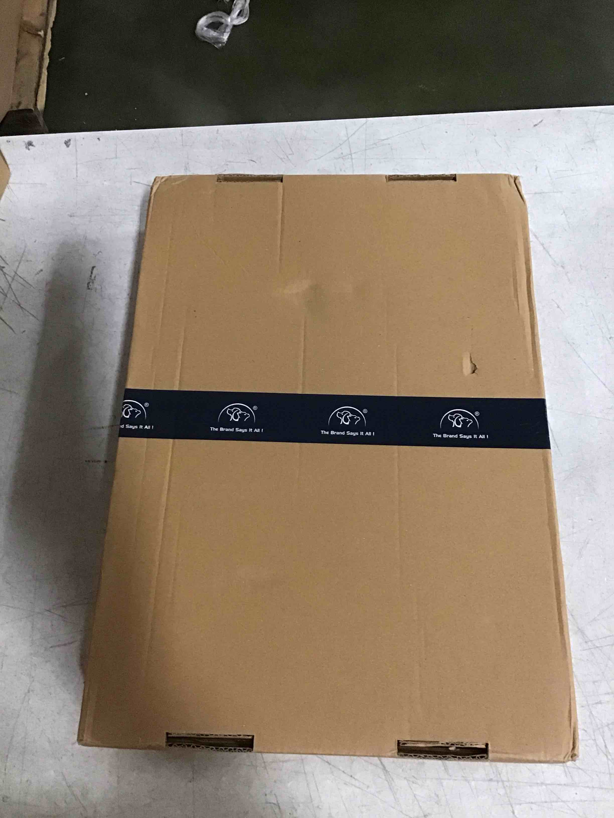 https://s3.amazonaws.com/lotting-images-prod/bidfta/TEA0530617_1730376557252.jpeg
