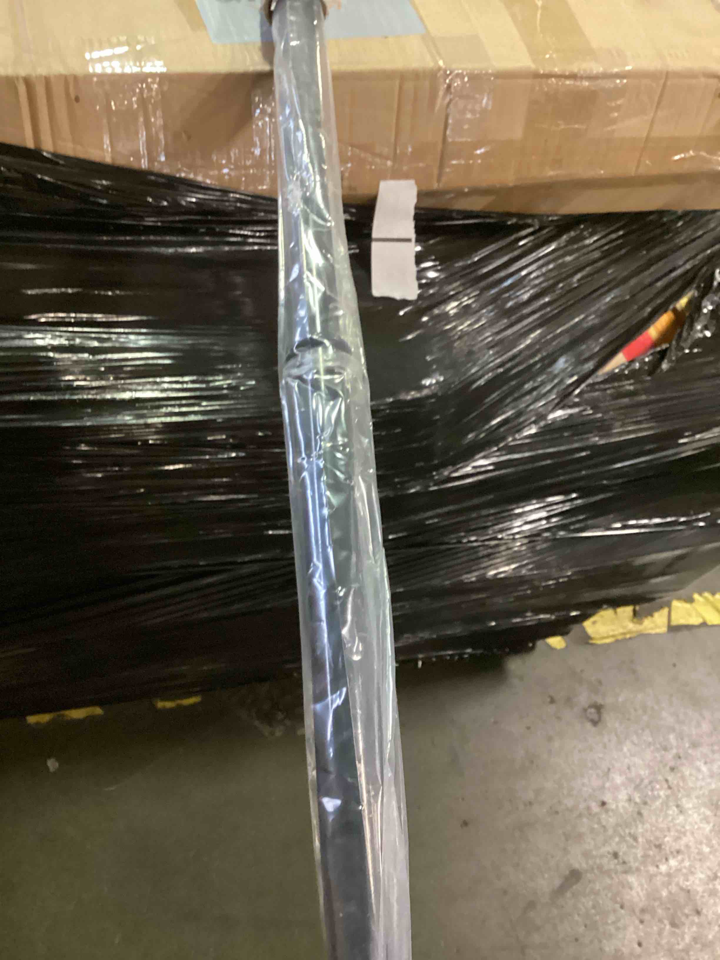 https://s3.amazonaws.com/lotting-images-prod/bidfta/TEA0535124_1730403216079.jpeg