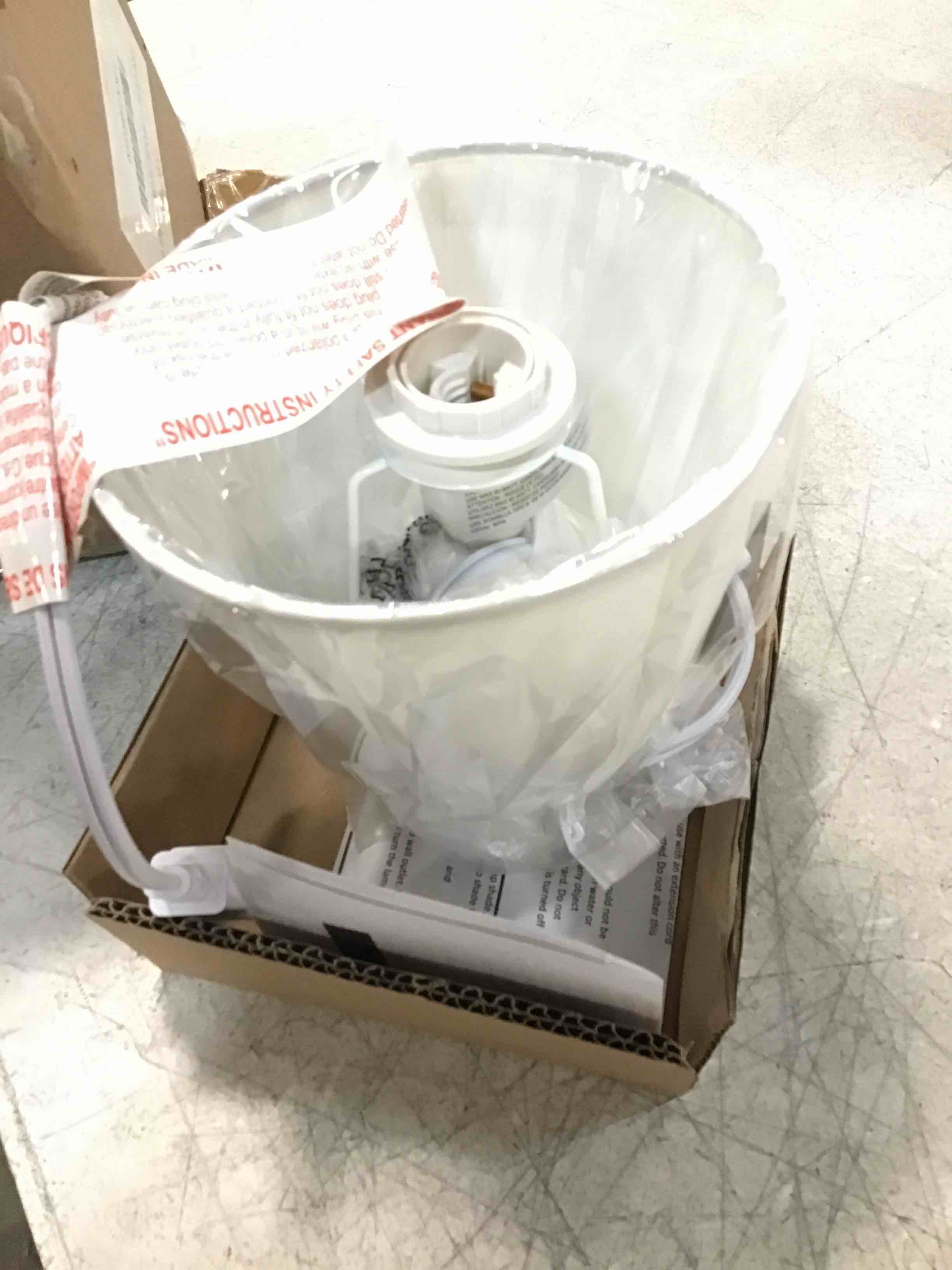 https://s3.amazonaws.com/lotting-images-prod/bidfta/TEA0541462_1730295237467.jpeg